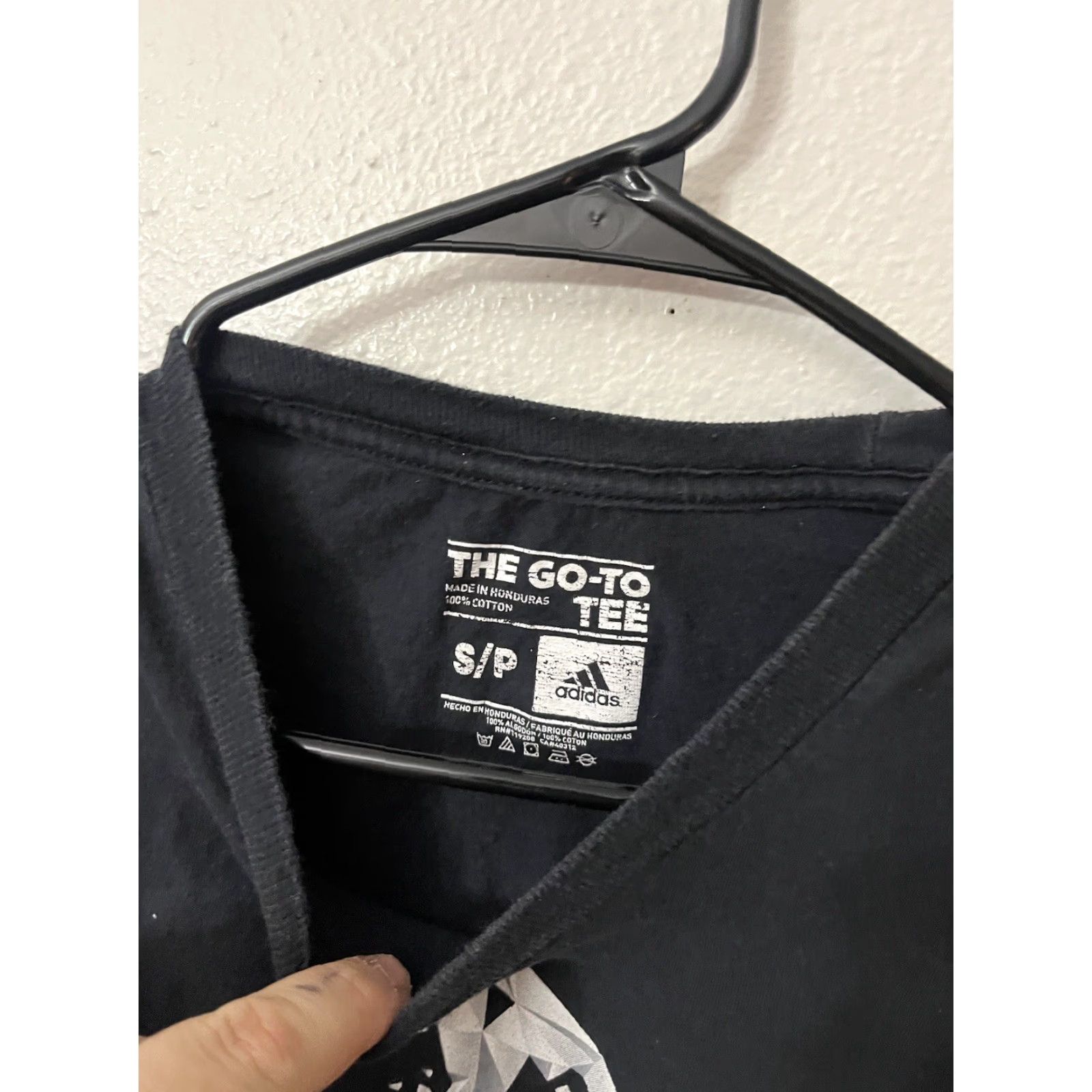 Adidas Adidas T-Shirt Adult Small Black Go-To Distressed Tee Short Sleeve Logo Football Mens S Go-To Tee 90s Theme Size US S / EU 44-46 / 1 - 3 Thumbnail