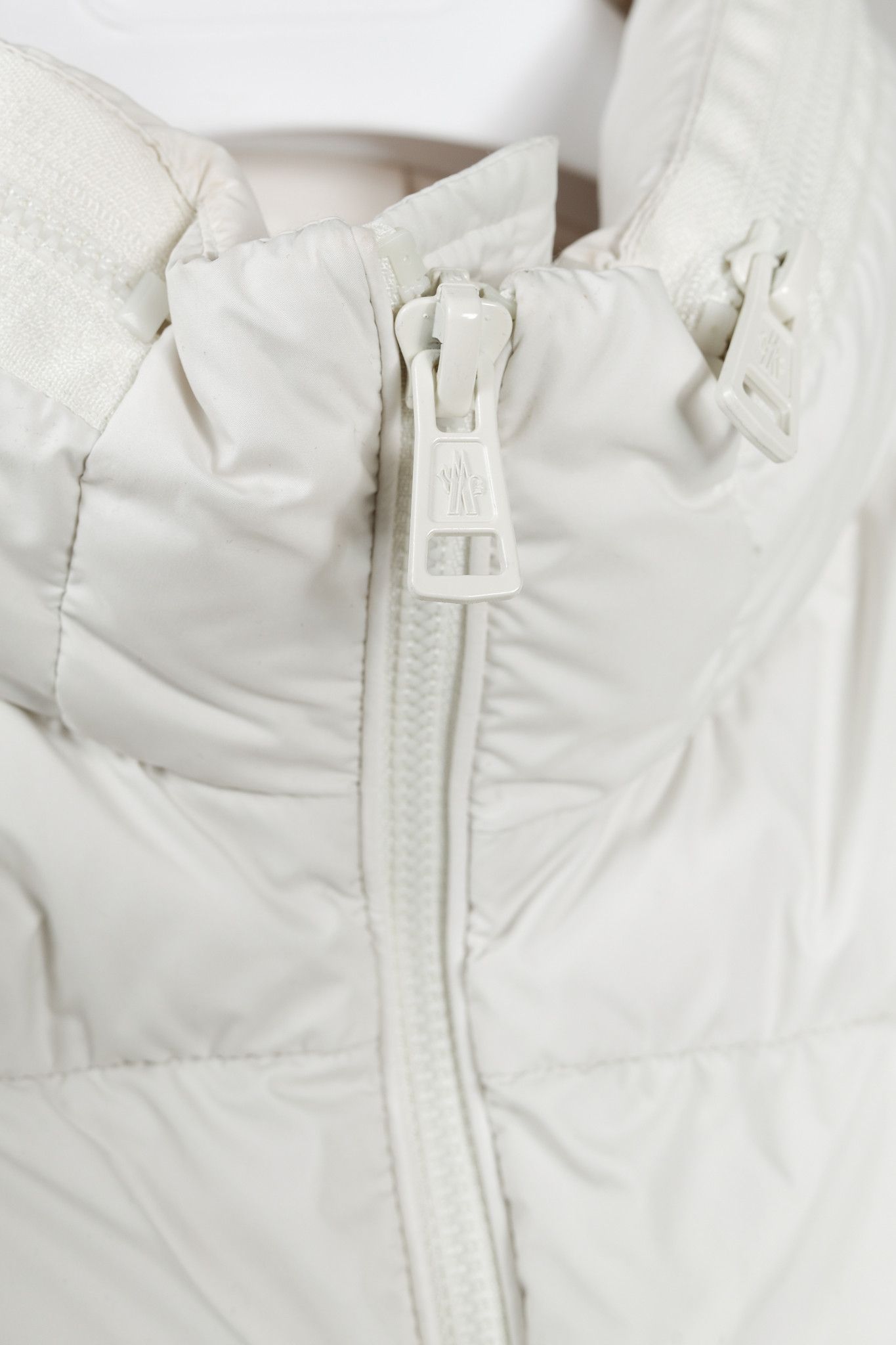 Moncler Moncler Genius Akishima White Quilted Down Jacket Size US M / EU 48-50 / 2 - 10 Thumbnail
