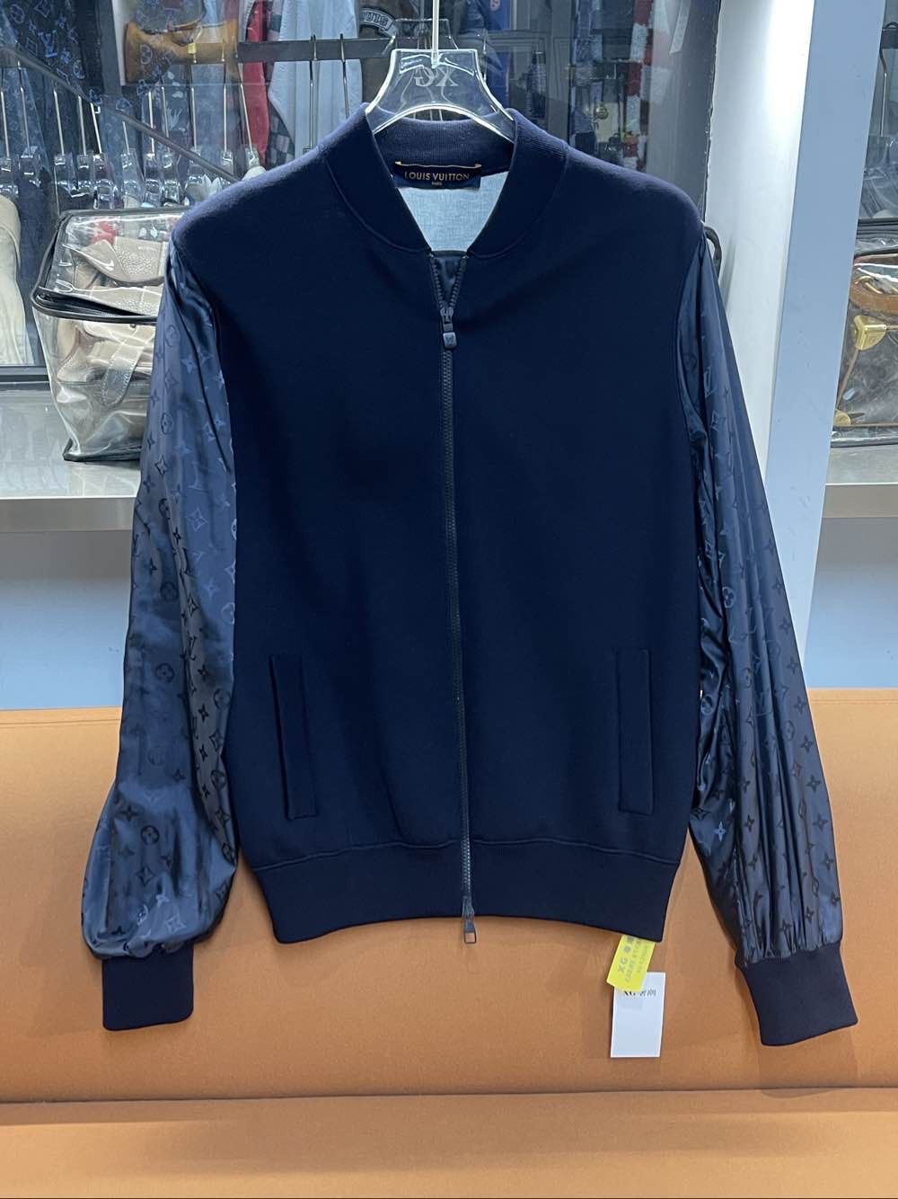 Louis Vuitton Louis Vuitton Monogram Sleeve Bomber Jacket Size M Size US M / EU 48-50 / 2 - 1 Thumbnail