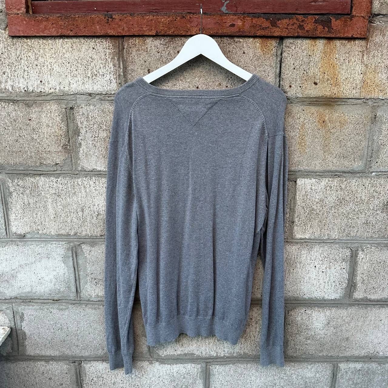Tommy Hilfiger Vintage Tommy Hilfiger V Neck Sweater Size XL Y2K 00s Size US XL / EU 56 / 4 - 2 Thumbnail