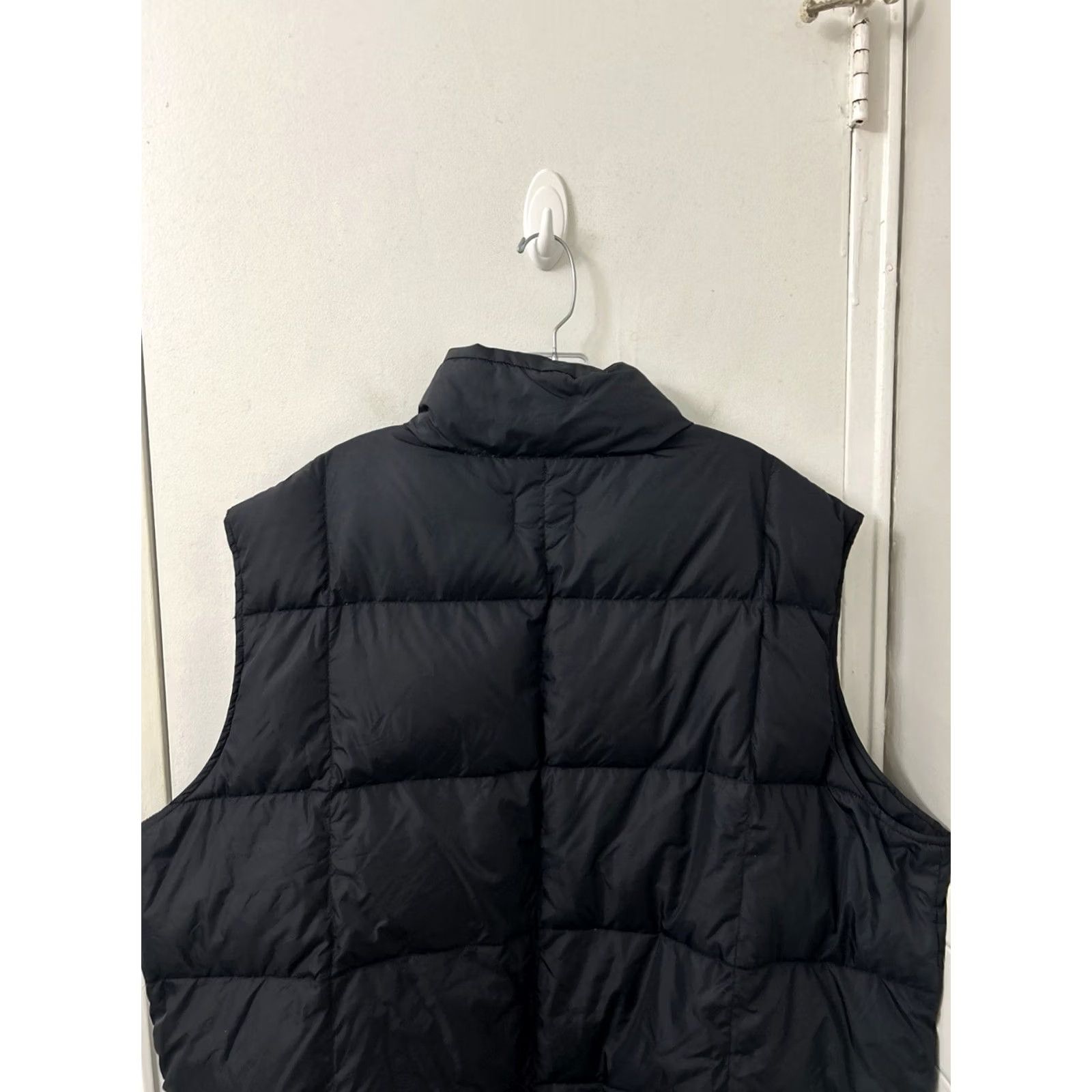 Lands' End VINTAGE Lands' End Vest Mens 2XL Black Puffer Down Snap Front Stand-Up Collar Quilted Bodywarmer with Pockets Size US XXL / EU 58 / 5 - 7 Thumbnail