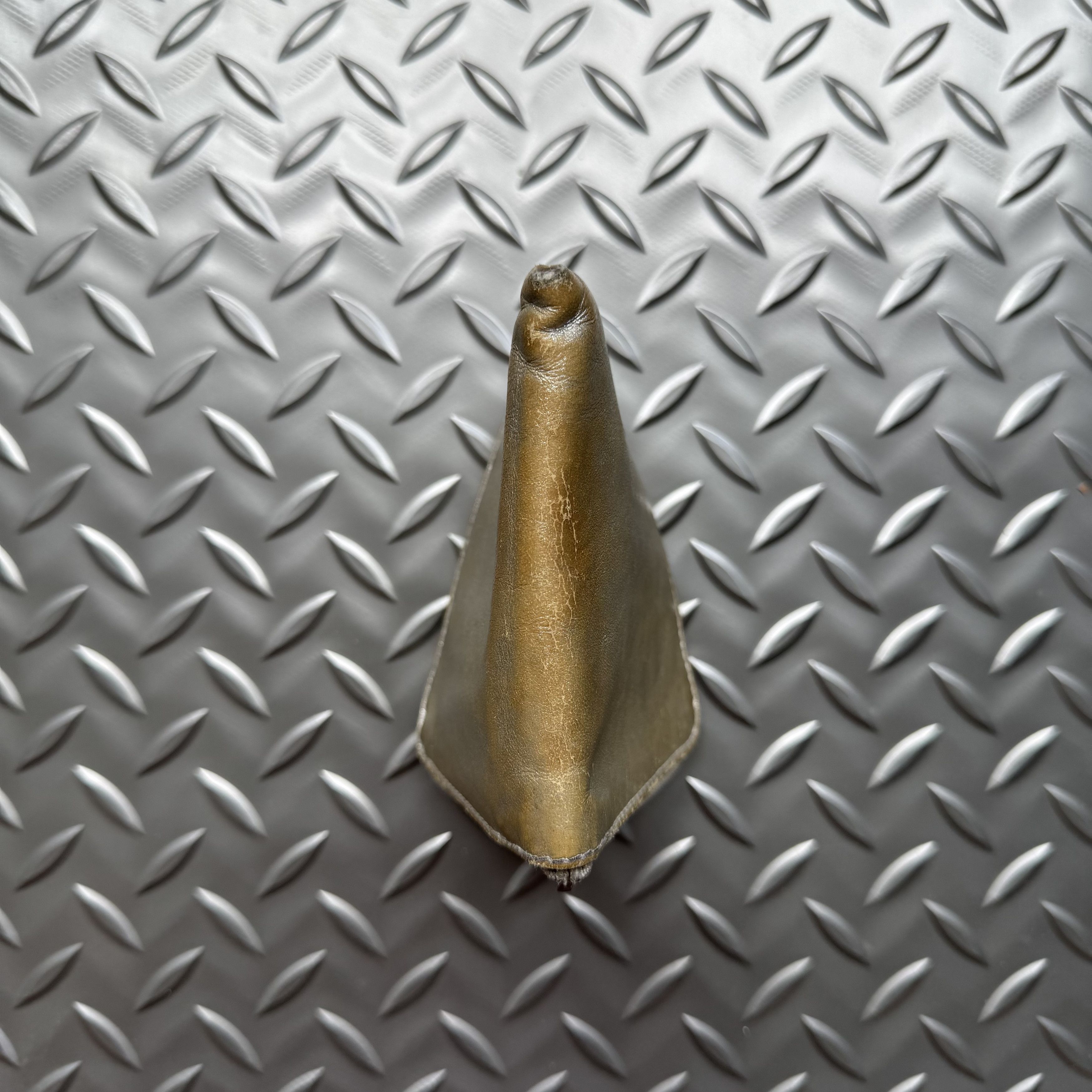 Comme des Garcons Comme des Garçons Wallet Gold Leather Zip Wallet Size ONE SIZE - 3 Thumbnail