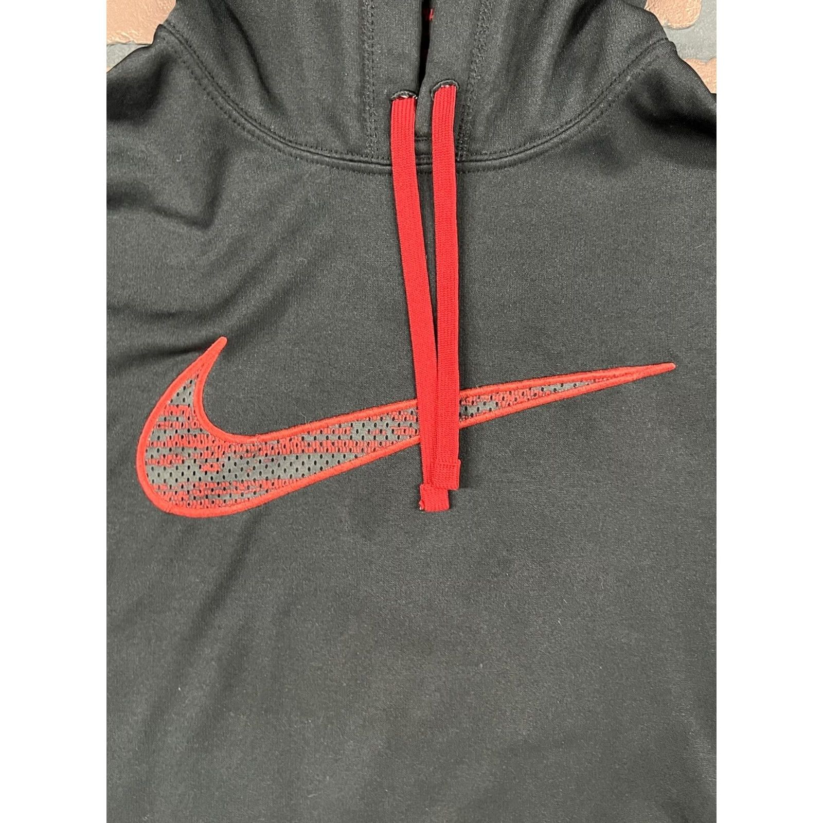 Nike Nike Thermafit Hoodie XL Men Black Red Pockets Pullover Sweatshirt Gym Basketball Size US XL / EU 56 / 4 - 3 Thumbnail
