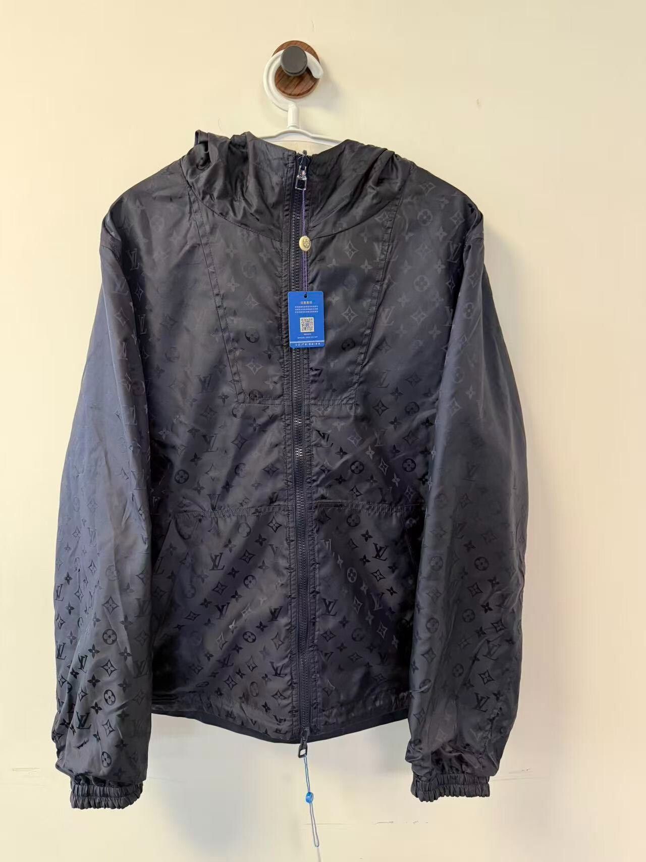 Louis Vuitton Louis Vuitton Logo Print Hooded Jacket Size US M / EU 48-50 / 2 - 1 Thumbnail