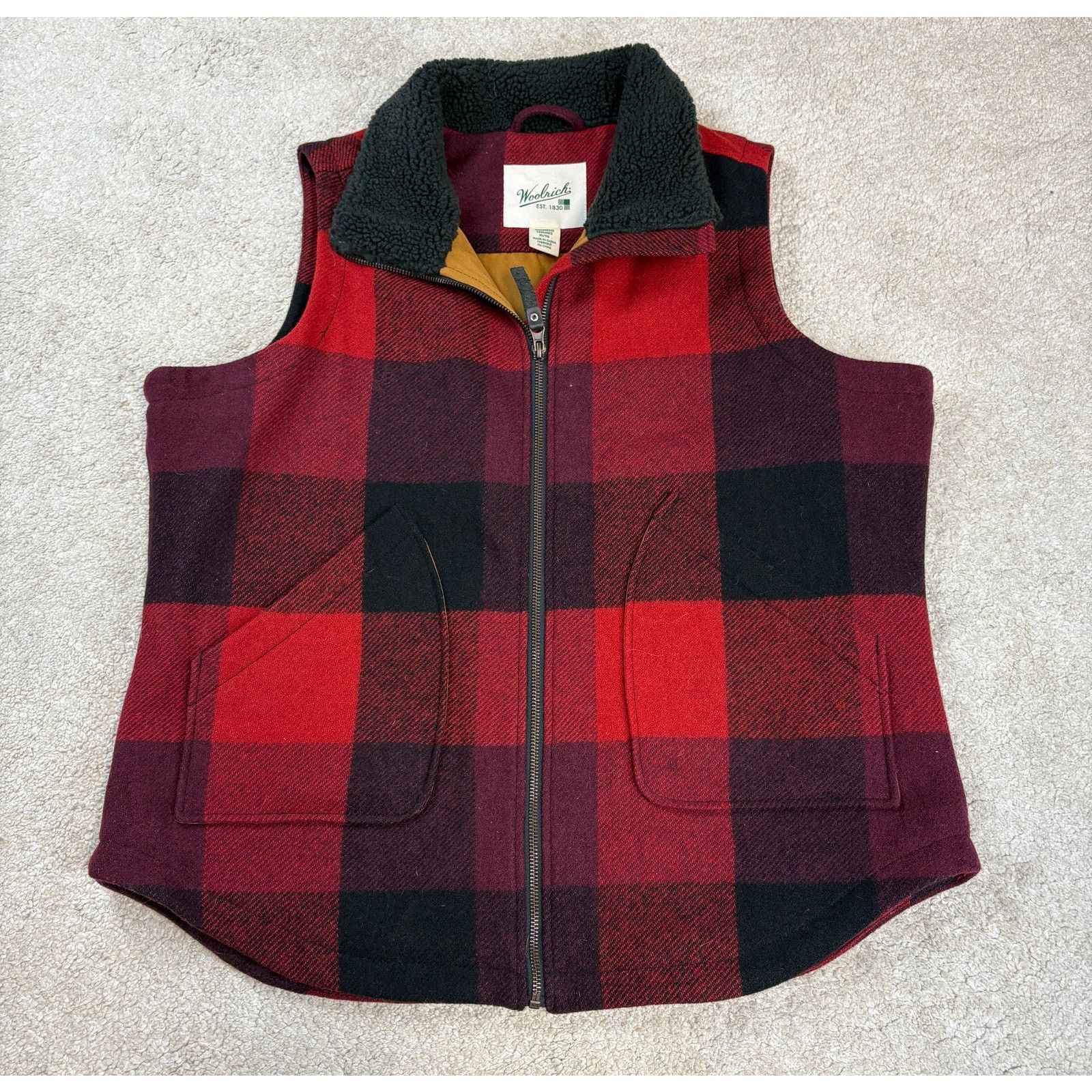 Woolrich Woolen Mills Woolrich Giant Red Black Buffalo Plaid Wool Vest II Size XL Size XL / US 12-14 / IT 48-50 - 1 Thumbnail