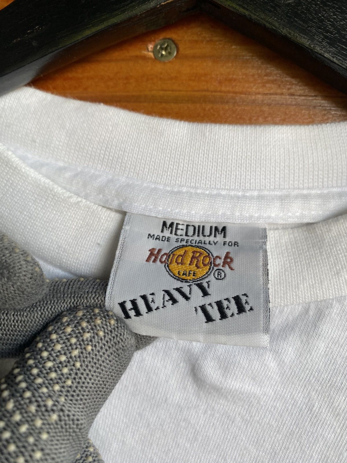Hard Rock Cafe Vintage Hard Rock Cafe Madrid Heavy Tee White T-Shirt 1990s Size US M / EU 48-50 / 2 - 6 Thumbnail