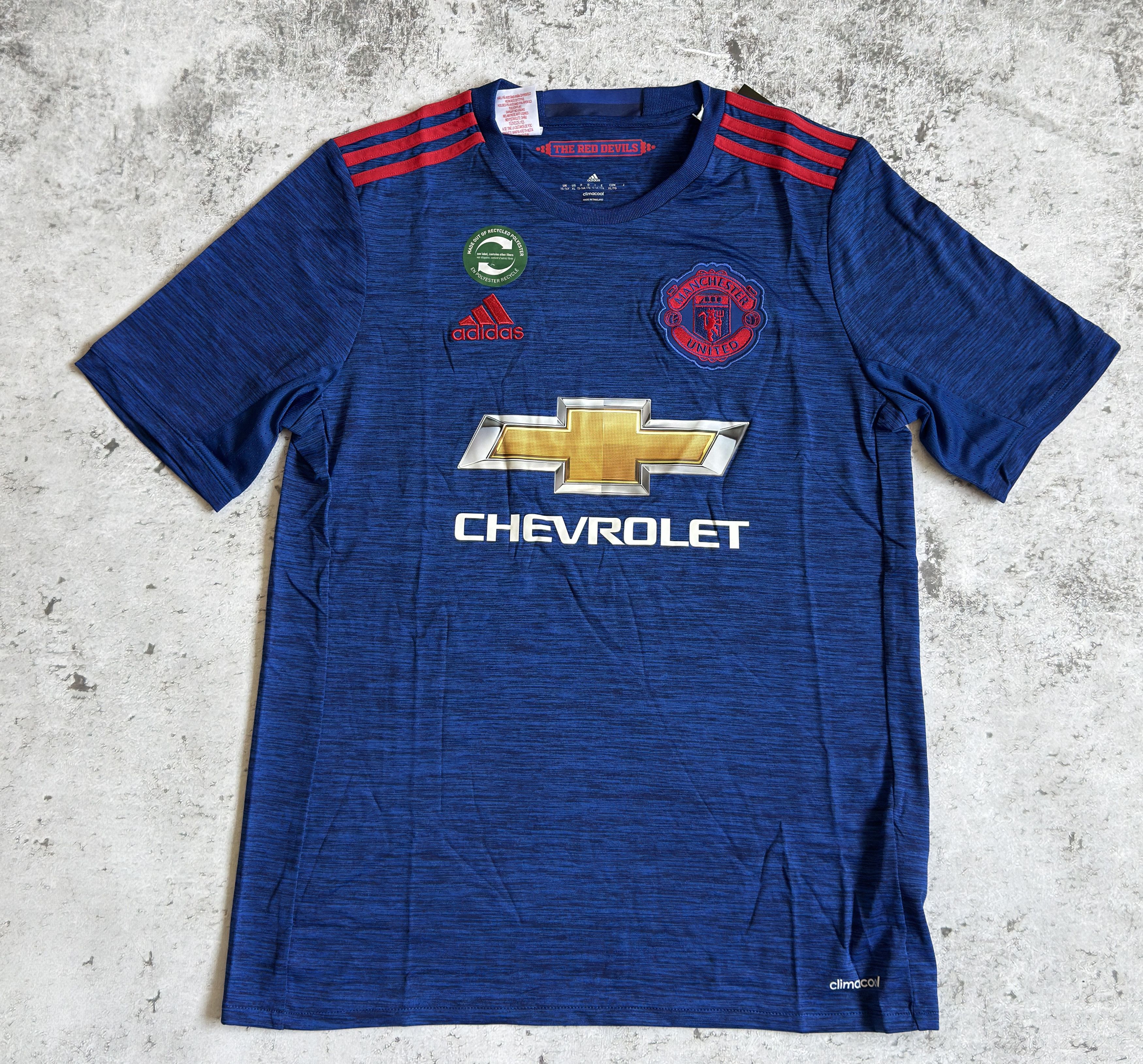 Adidas MANCHESTER UNITED 2016 2017 FOOTBALL SHIRT JERSEY BOYS CHILD Size US XS / EU 42 / 0 - 1 Thumbnail