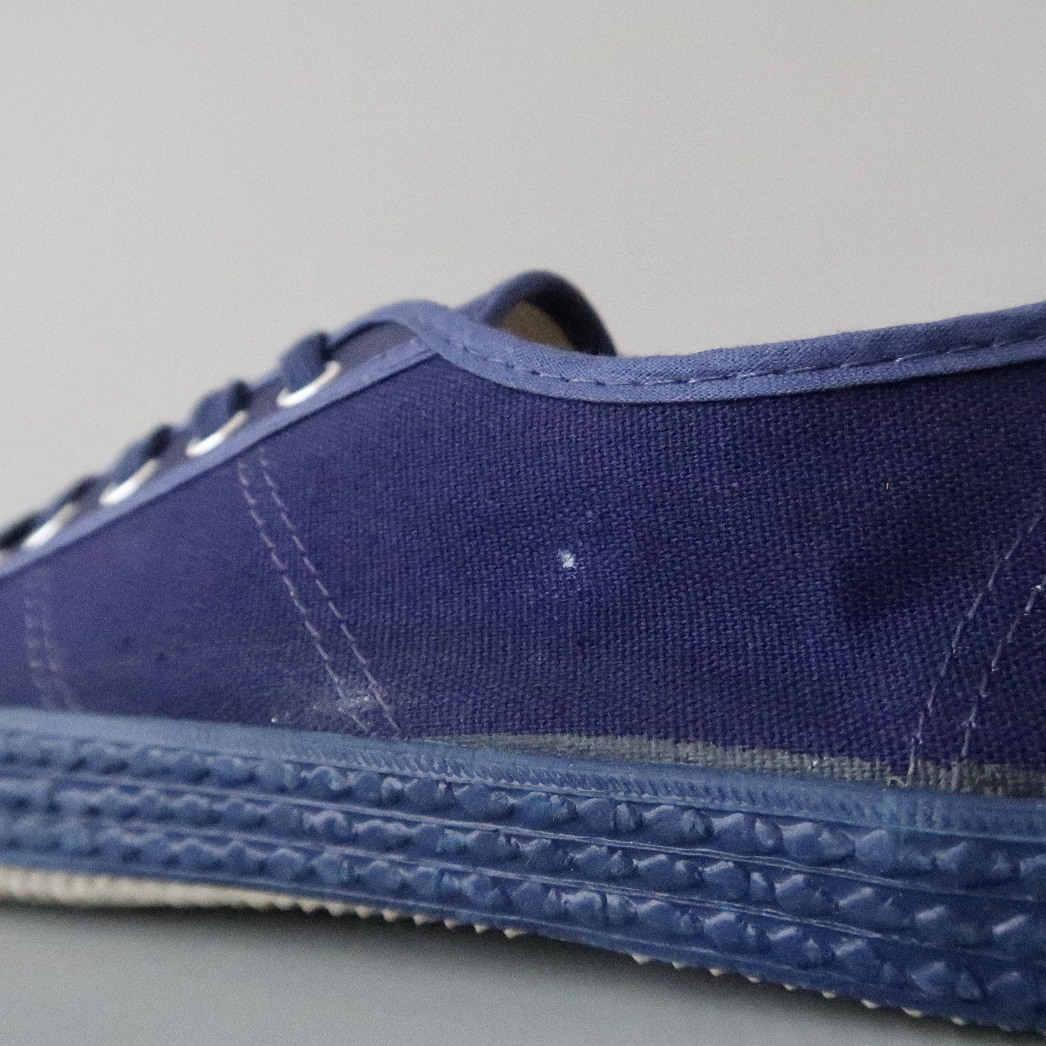 Vintage DEADSTOCK, VTG 1970s Swedish Army gym trainers size 40 Size US 7 / EU 40 - 4 Thumbnail