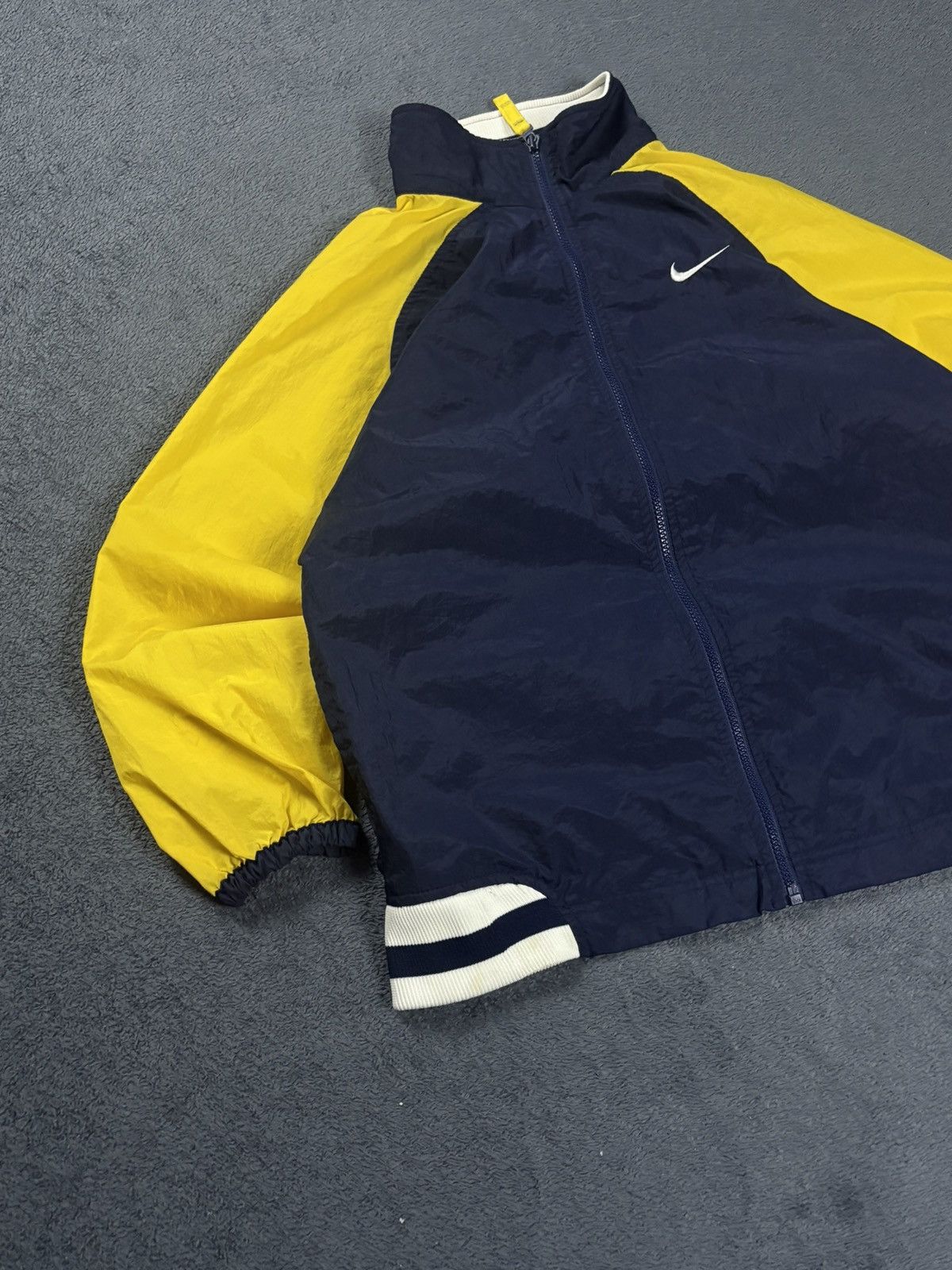 Nike 90s Nike Vintage Nylon Jacket Big Swoosh Logo Back Rare Y2K Size US S / EU 44-46 / 1 - 4 Thumbnail