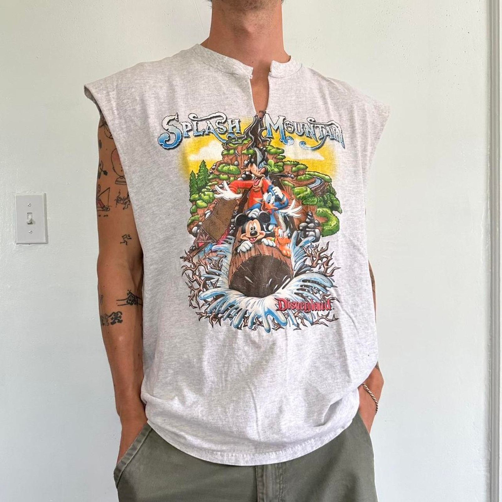 Disney × Vintage Vintage 90s Disney Land Splash Mountain Cut Off Tank Shirt Size US XL / EU 56 / 4 - 7 Thumbnail