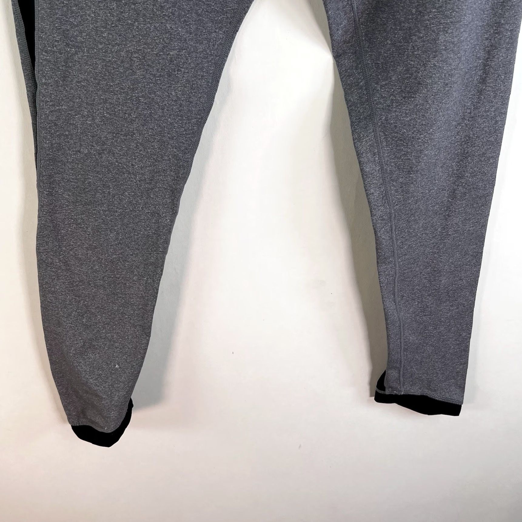 Lululemon VINTAGE Lululemon Activewear Leggings Size 12 Womens Gray Striped Tapered Fitness Yoga Running Size 34" / US 12 / IT 48 - 3 Thumbnail