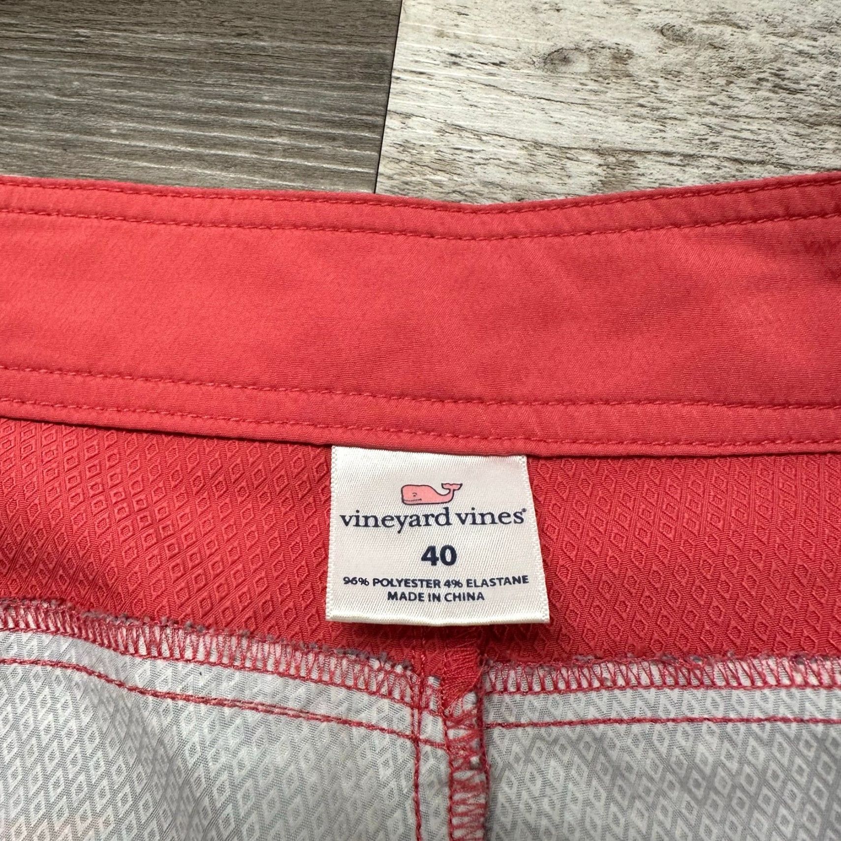 Vineyard Vines Vineyard Vines Sharks Coral Pink Blue Mens 40 Diamond Textured Swim Board Shorts Size US 40 / EU 56 - 4 Thumbnail