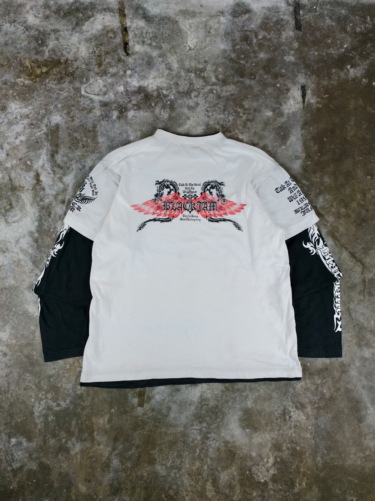 Vintage Rare Design Japanese Brand T-Shirt Size US L / EU 52-54 / 3 - 1 Thumbnail