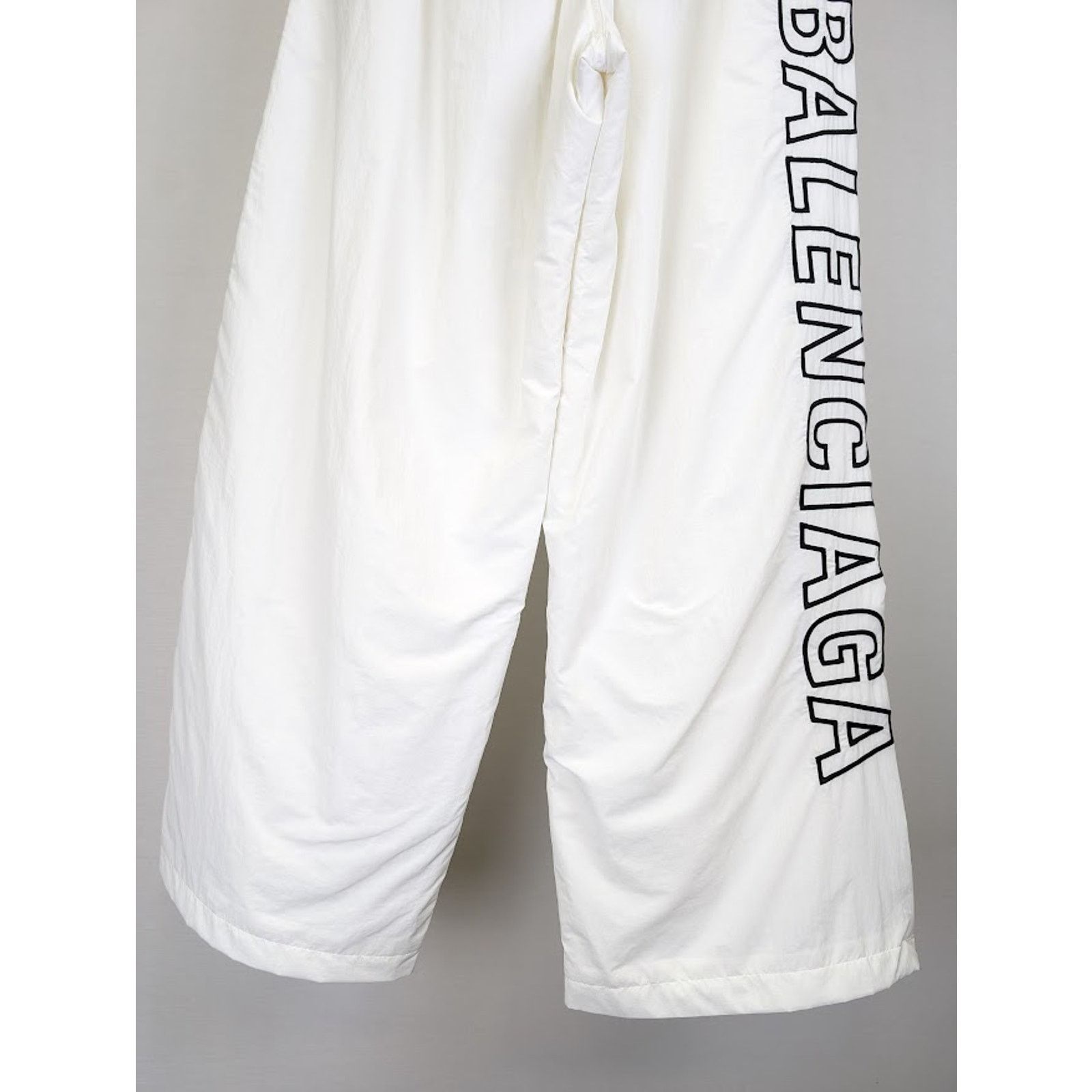 Balenciaga o1rshd1 Light Track Nylon Tracksuit Pants in White Size US 34 / EU 50 - 14 Thumbnail