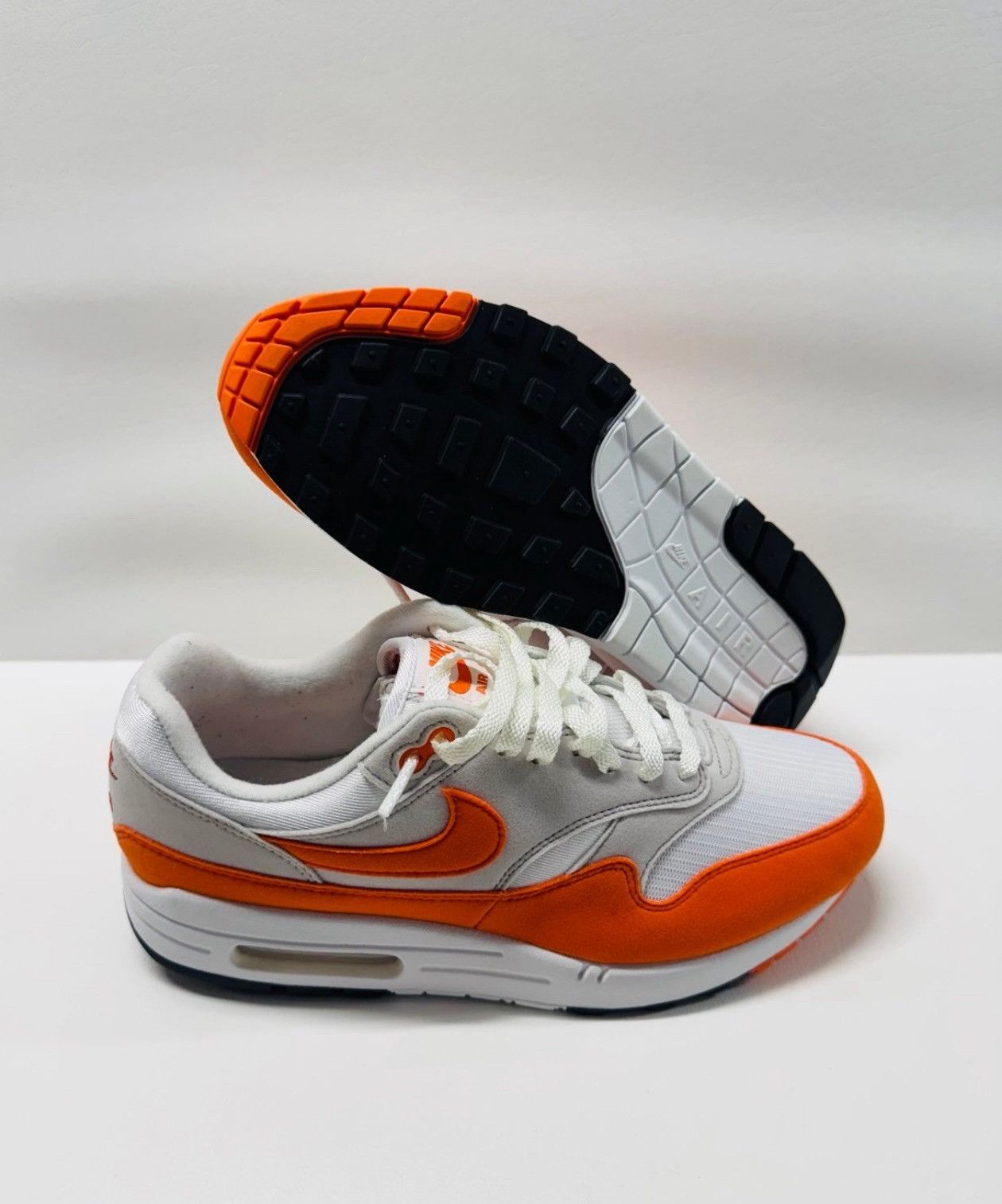 Nike Nike Air Max 1 Neutral Grey/Safety Orange Size US 10.5 / EU 43-44 - 1 Thumbnail