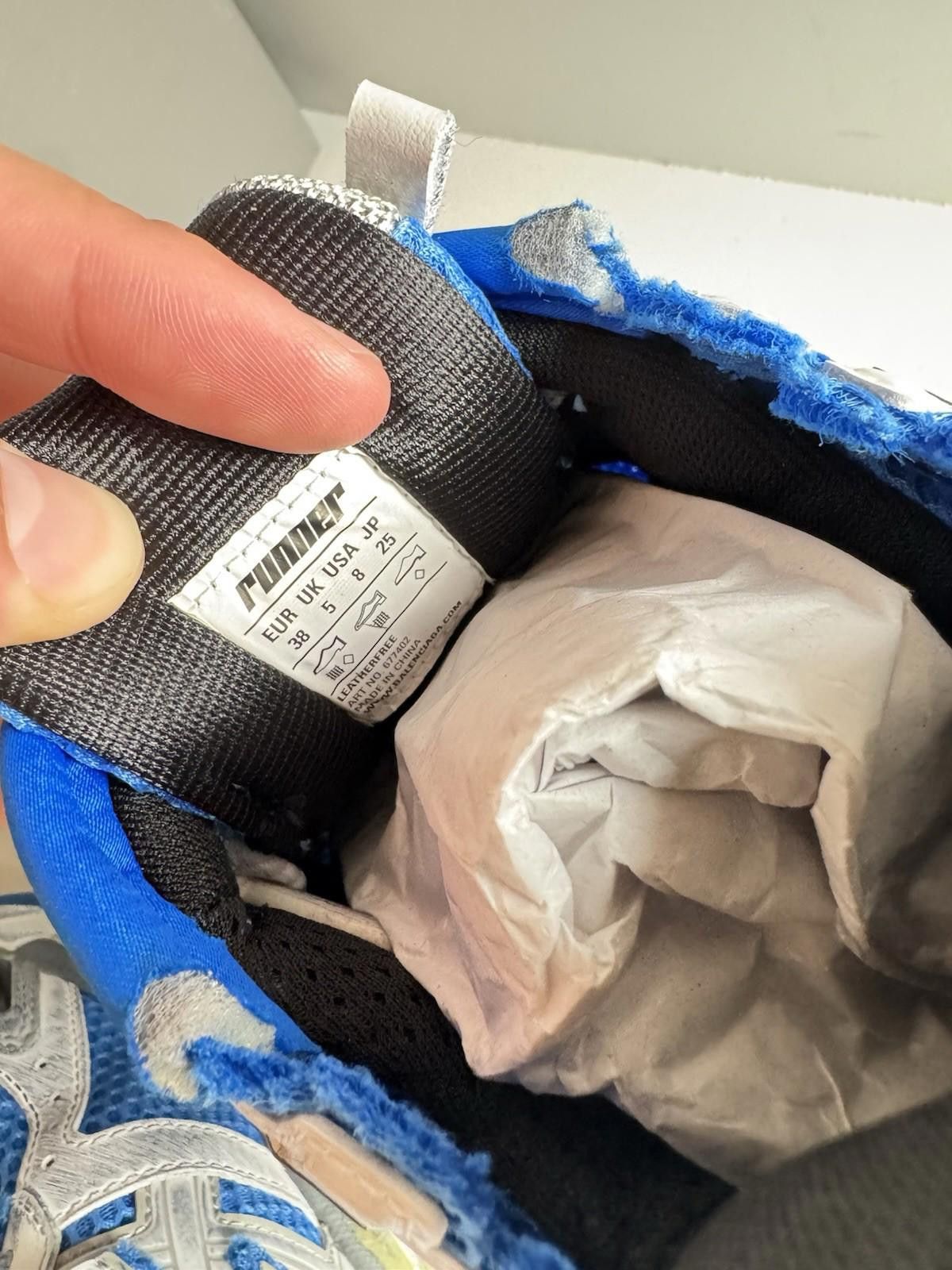 Balenciaga Balenciaga Runner Sneakers Navy White Grey Size 38 Size US 8 / IT 38 - 5 Thumbnail