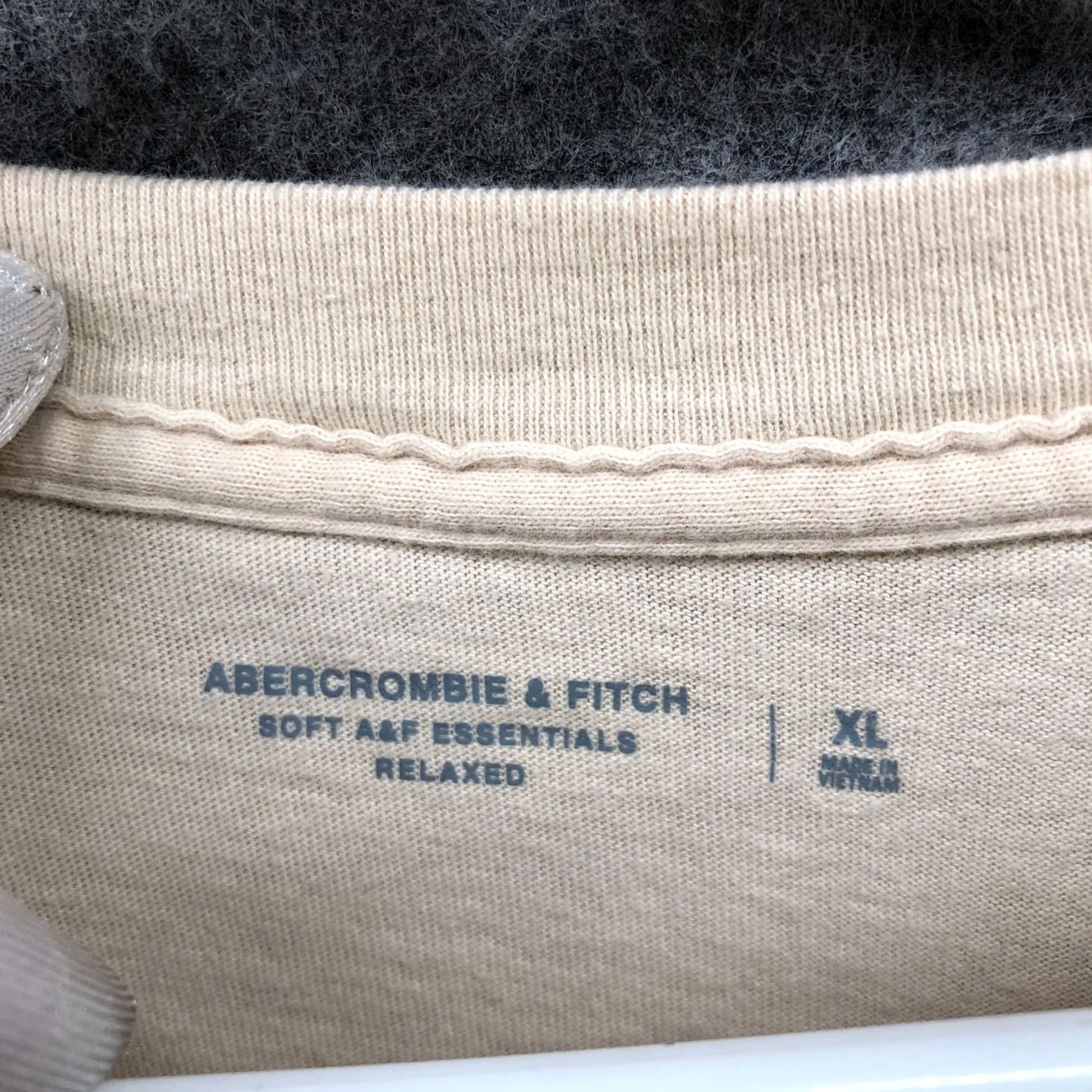 Abercrombie & Fitch Abercrombie & Fitch Shirt Mens XL Beige Relaxed Soft AF Short Sleeve Crewneck Size US XL / EU 56 / 4 - 5 Thumbnail