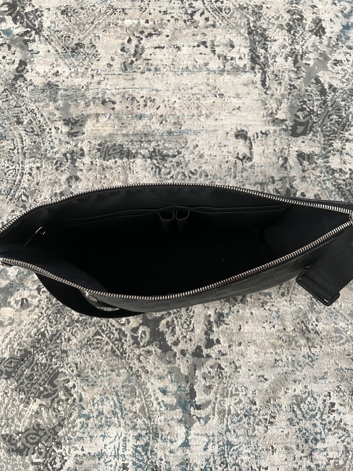 Louis Vuitton Louis Vuitton Mick GM Messenger Bag Size ONE SIZE - 10 Thumbnail