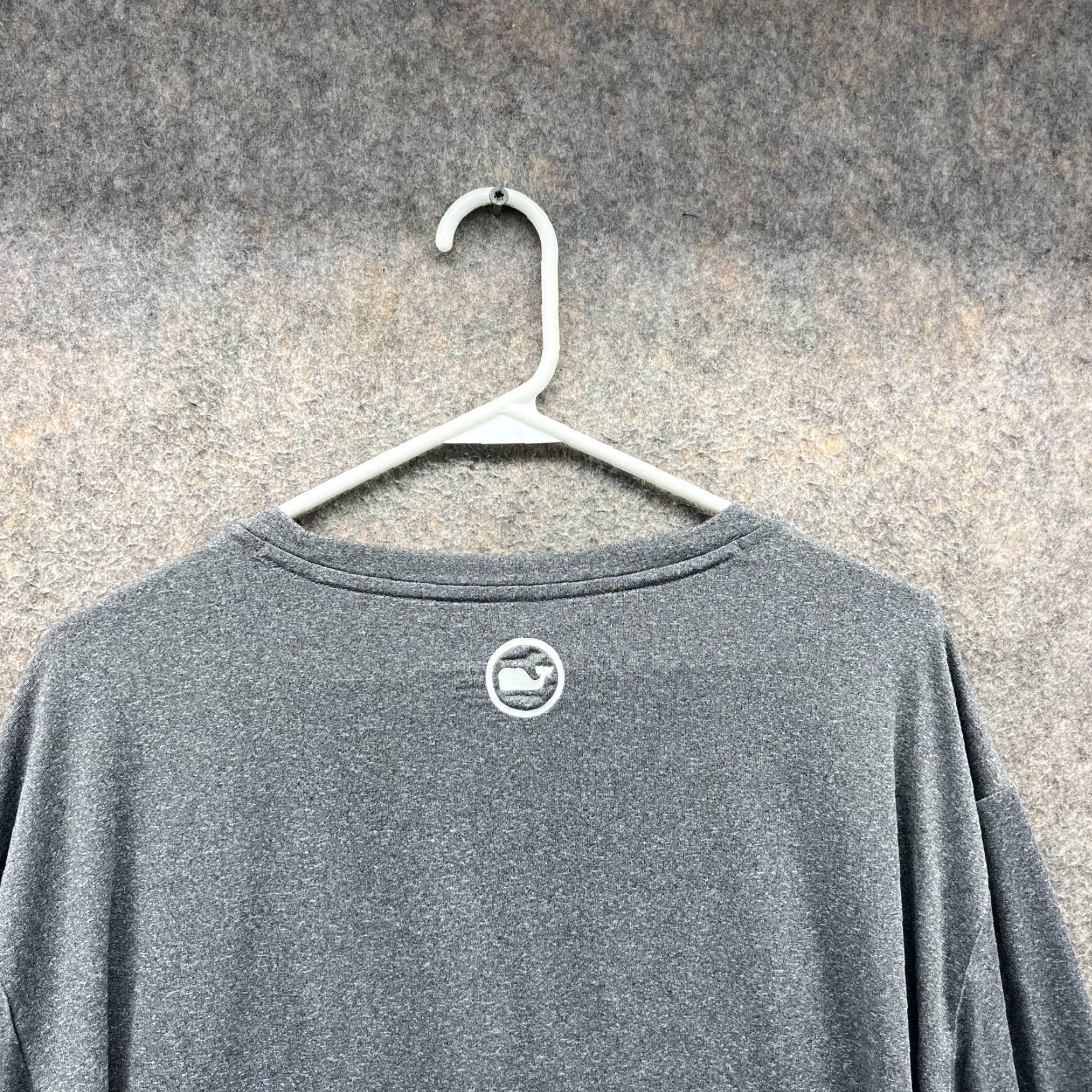 Vineyard Vines Vineyard Vines Shirt Mens XL Gray Performance Crewneck Heather Whale XL Men T-Shirt Logo All Seasons Pocketless? Size US XL / EU 56 / 4 - 3 Thumbnail