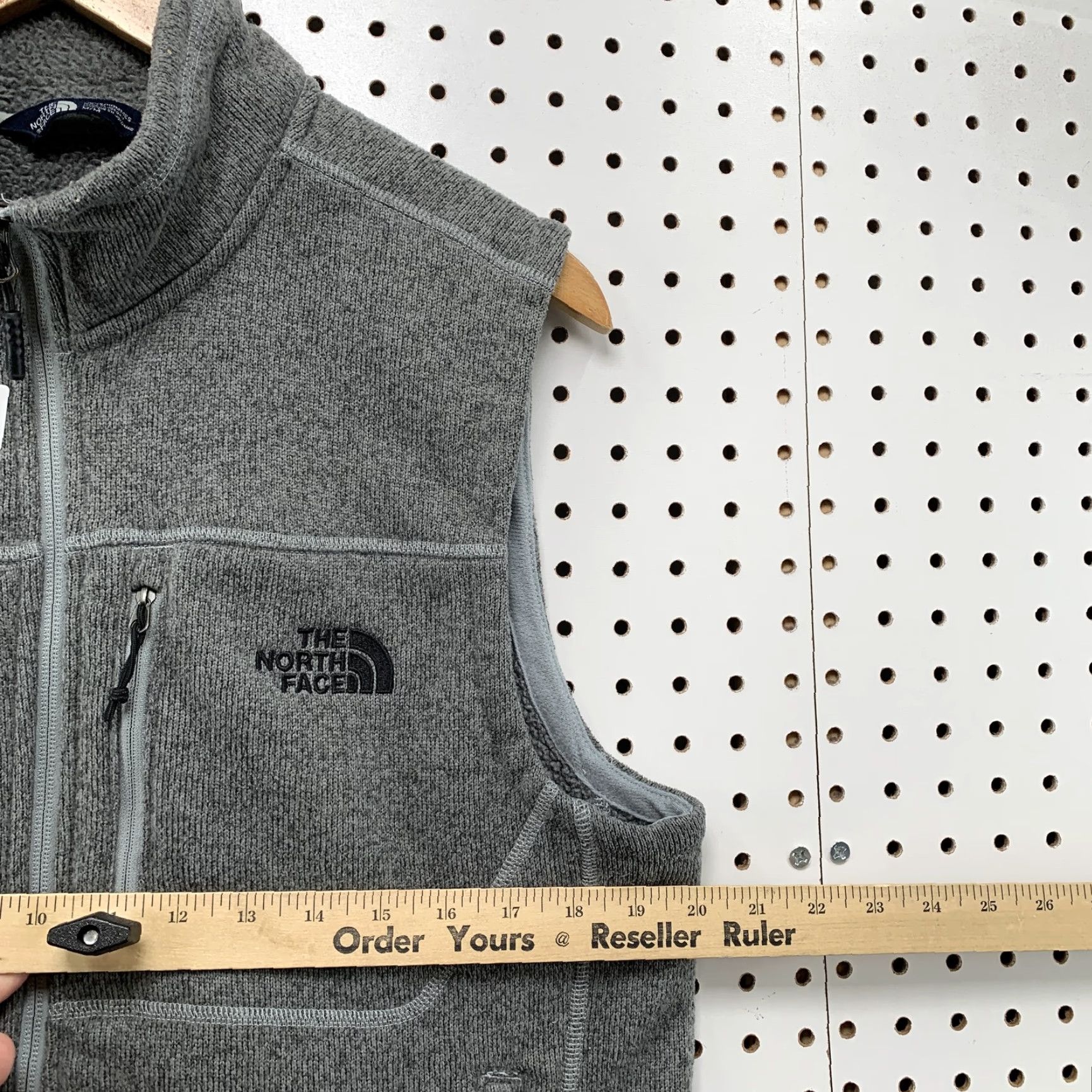 The North Face The North Face Sweater Vest Gray Mens M Sleeveless Zip Pocket Bomber Jacket Style Regular Full Zip Winter Spring Fall Size US M / EU 48-50 / 2 - 7 Thumbnail