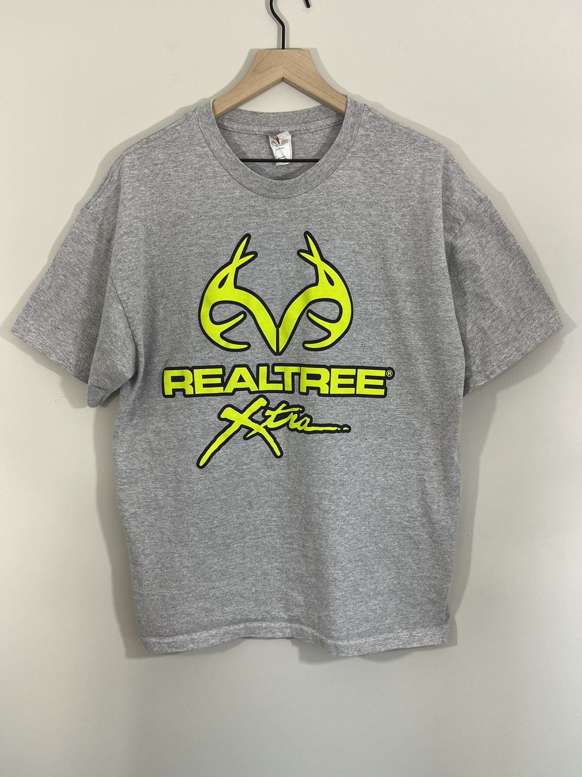 Vintage Neon Realtree Xtra Hunting Logo Y2K 2000s Tee Size US XL / EU 56 / 4 - 1 Thumbnail