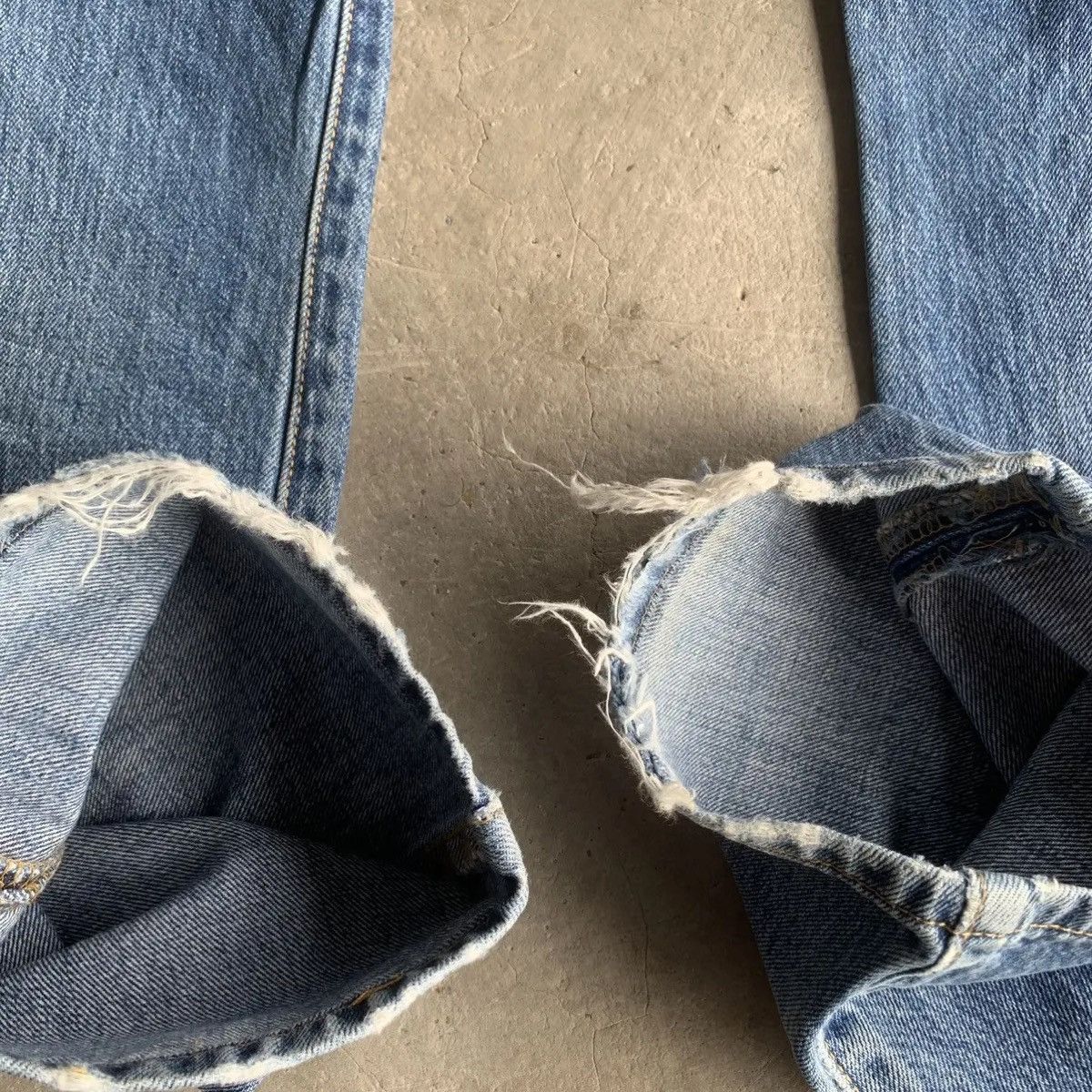 Levi's Vintage Clothing Levis 501 Distressed 31x31 BlueWash Levi’s Jeans Ripped Pant Size US 31 - 18 Thumbnail