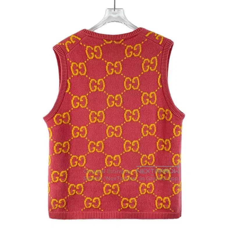 Gucci Gucci Pink logo jacquard full-print wool V-neck sleeveless Size US M / EU 48-50 / 2 - 2 Thumbnail
