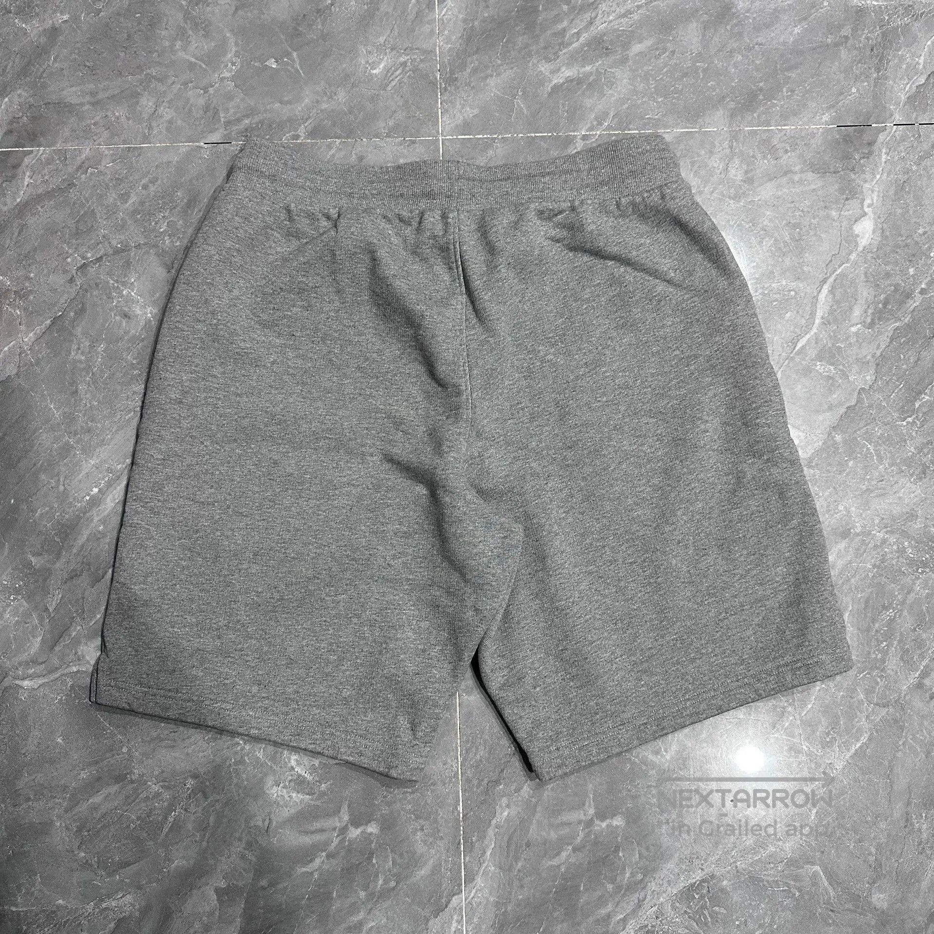 AMI AMI PARIS Gray Heart Embroidered Shorts. Size US 30 / EU 46 - 2 Thumbnail