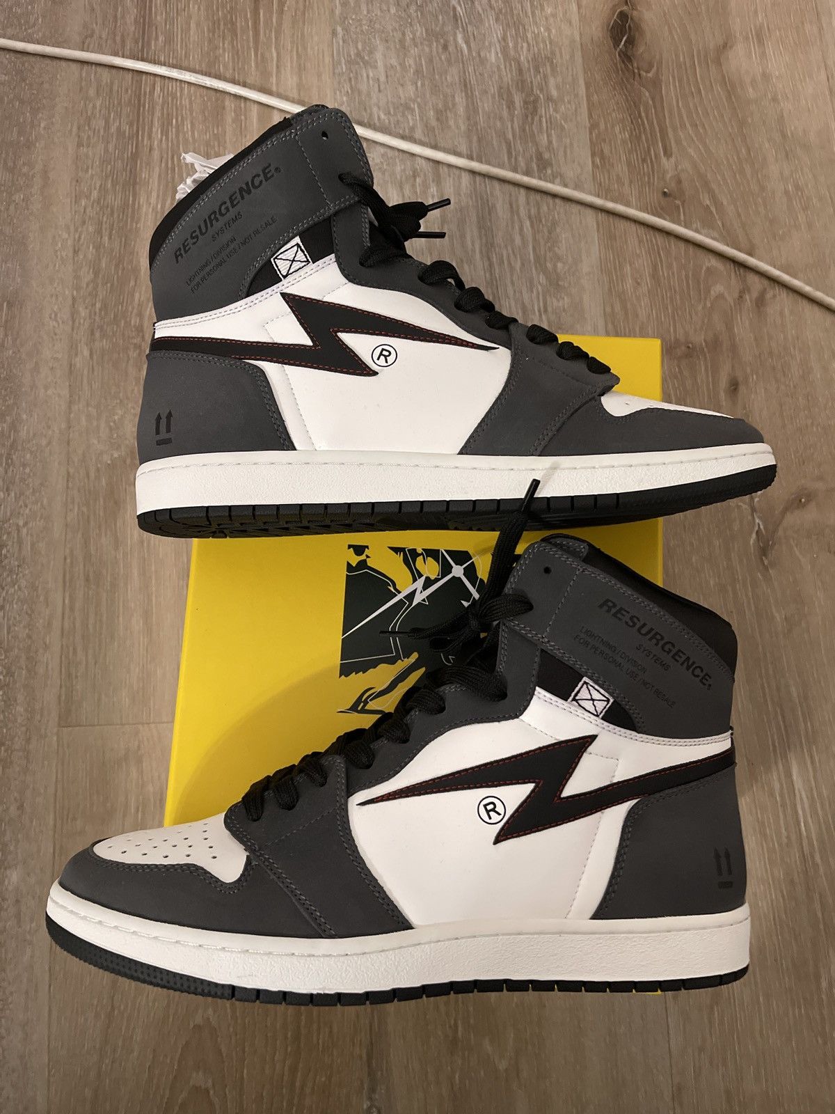 Other Resurgence Shoes Size US 9.5 / EU 42-43 - 2 Thumbnail
