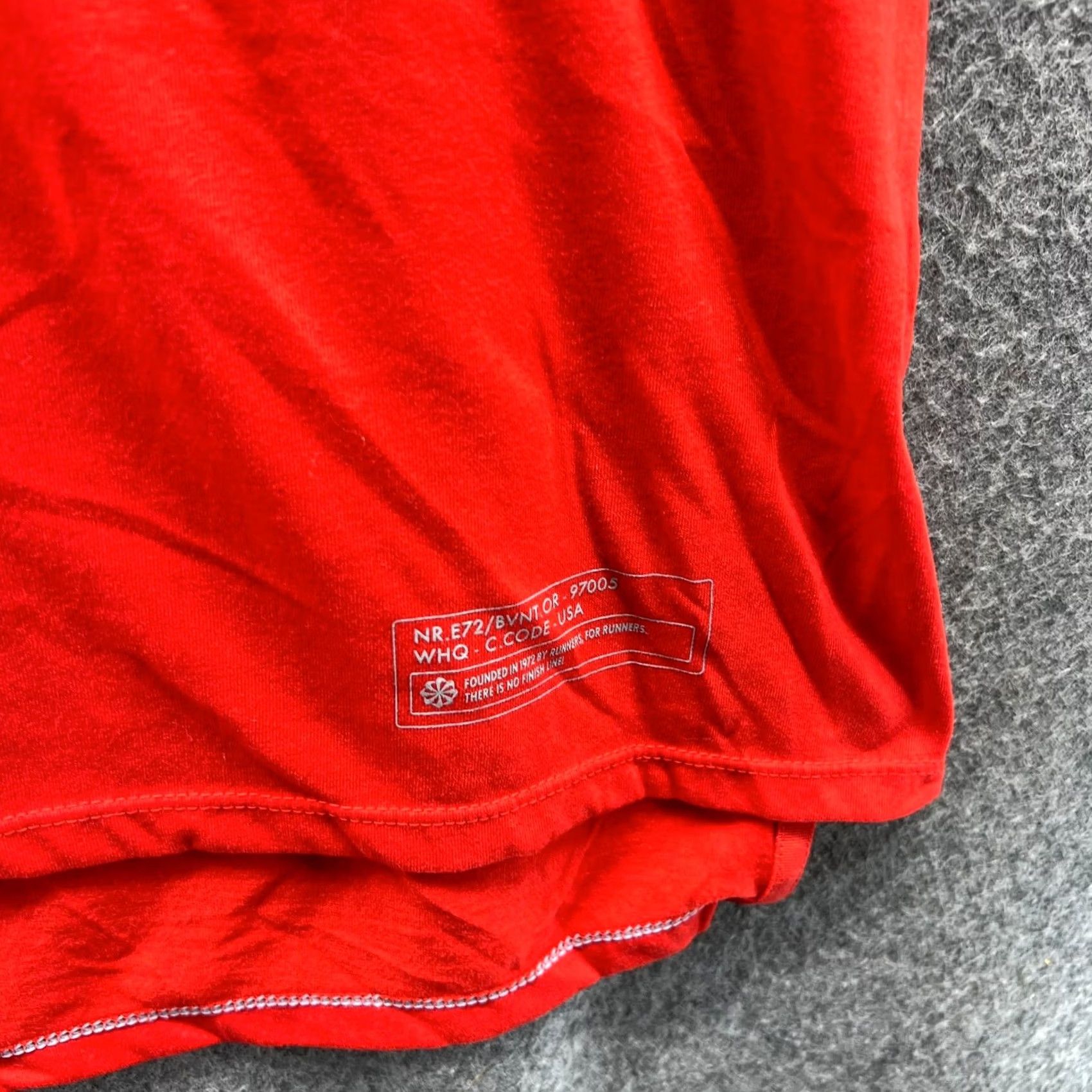 Nike VINTAGE Nike Shirt Mens XL Crimson Red Jersey Swoosh Logo V-Neck T-Shirt Sports Size US XL / EU 56 / 4 - 5 Thumbnail