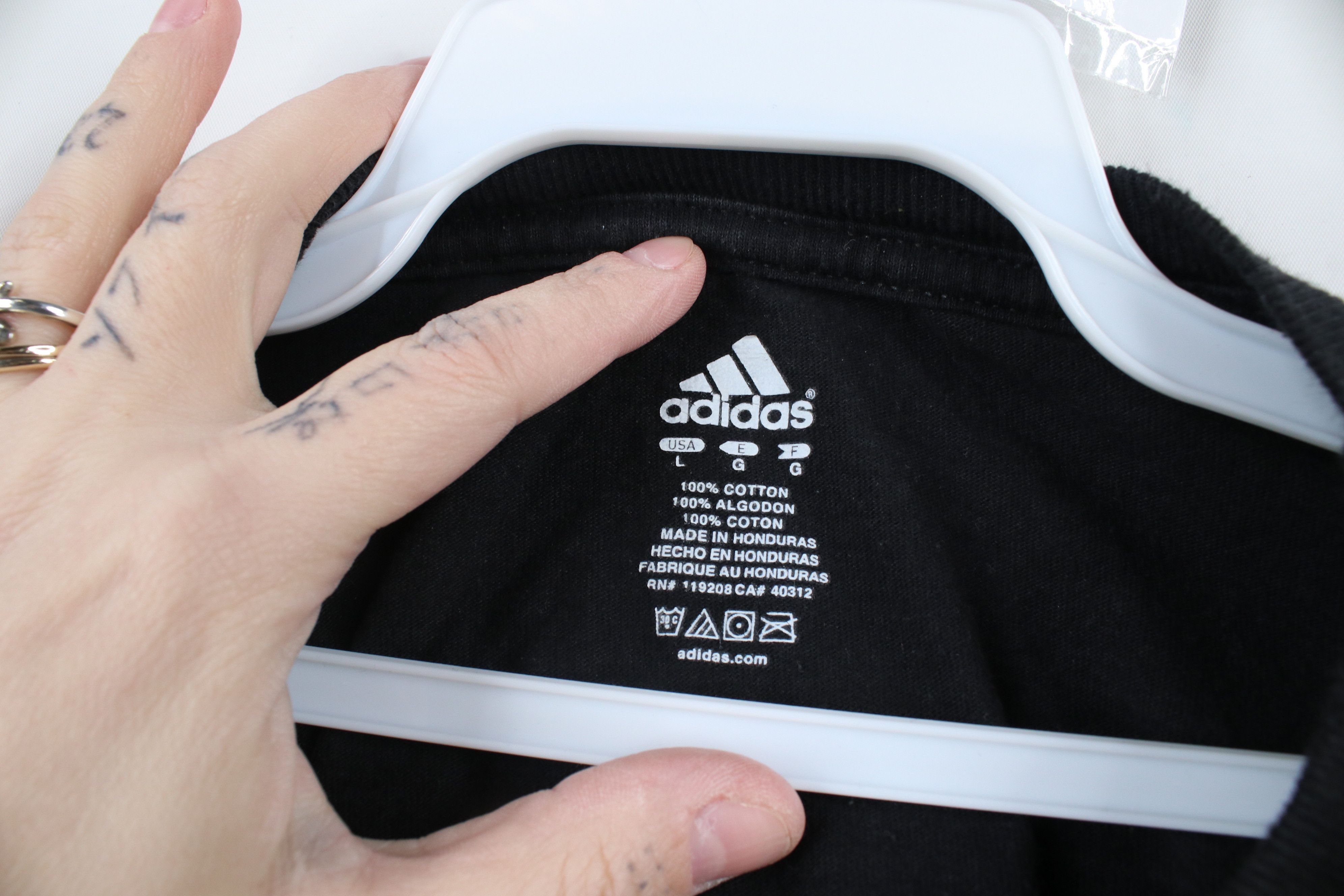 Adidas × Vintage Vintage Adidas Madonna University Volleyball T-Shirt Black Size US L / EU 52-54 / 3 - 6 Thumbnail