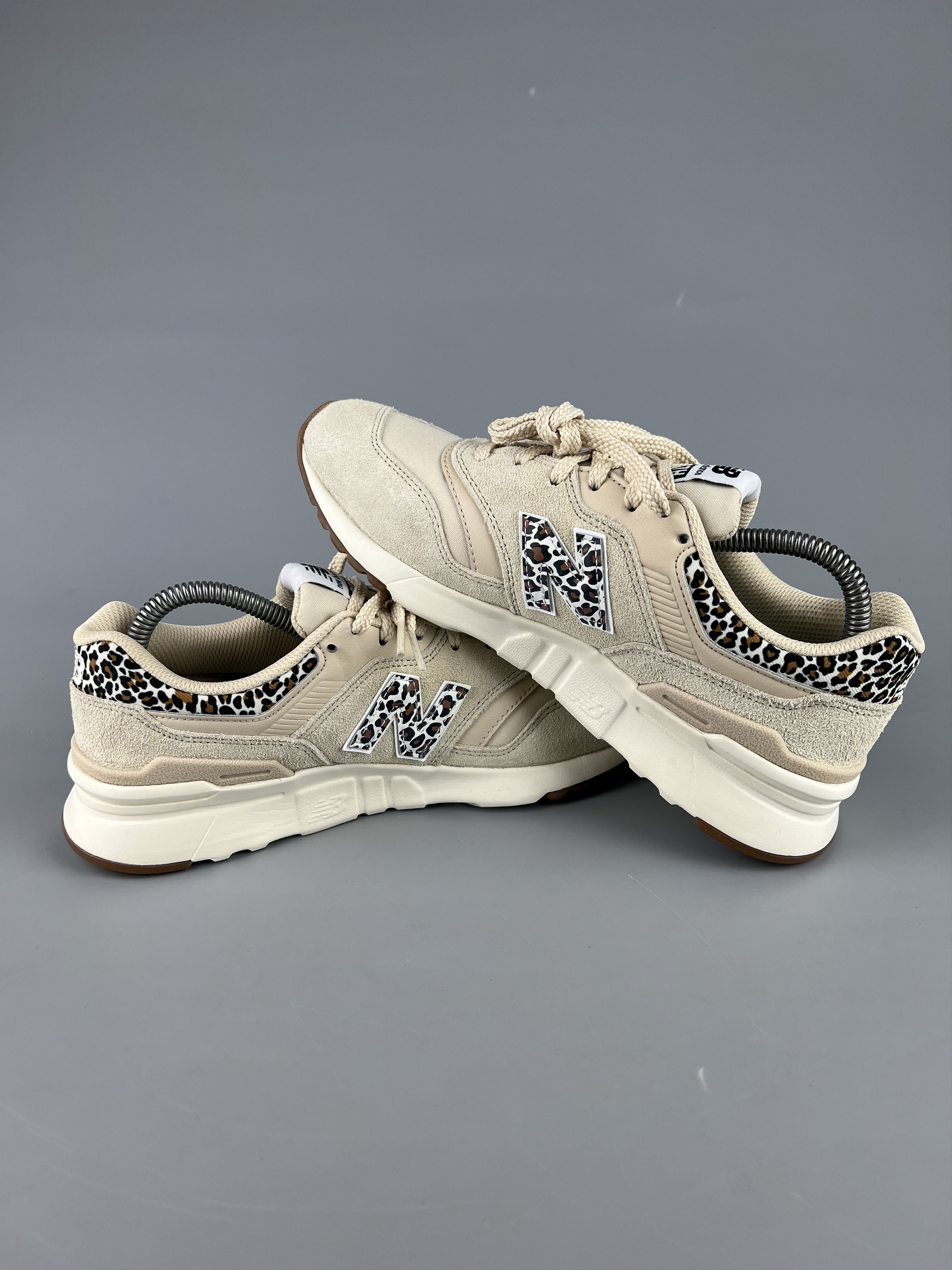 New Balance New Balance 997H Women's Suede Sneakers Size US 7.5 / IT 37.5 - 5 Thumbnail