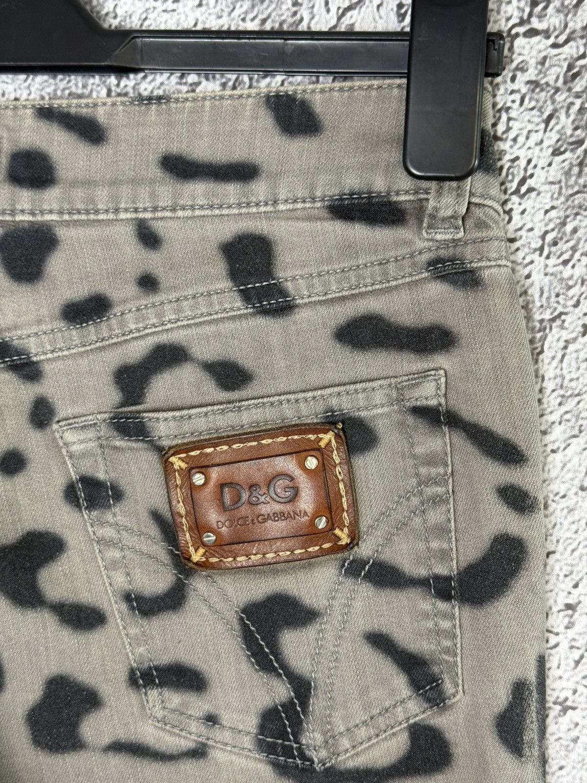 Dolce & Gabbana Y2K Dolce & Gabbana Jeans Leopard Print D&G Logo Denim Pants Size 25" / US 0 / IT 36 - 3 Thumbnail