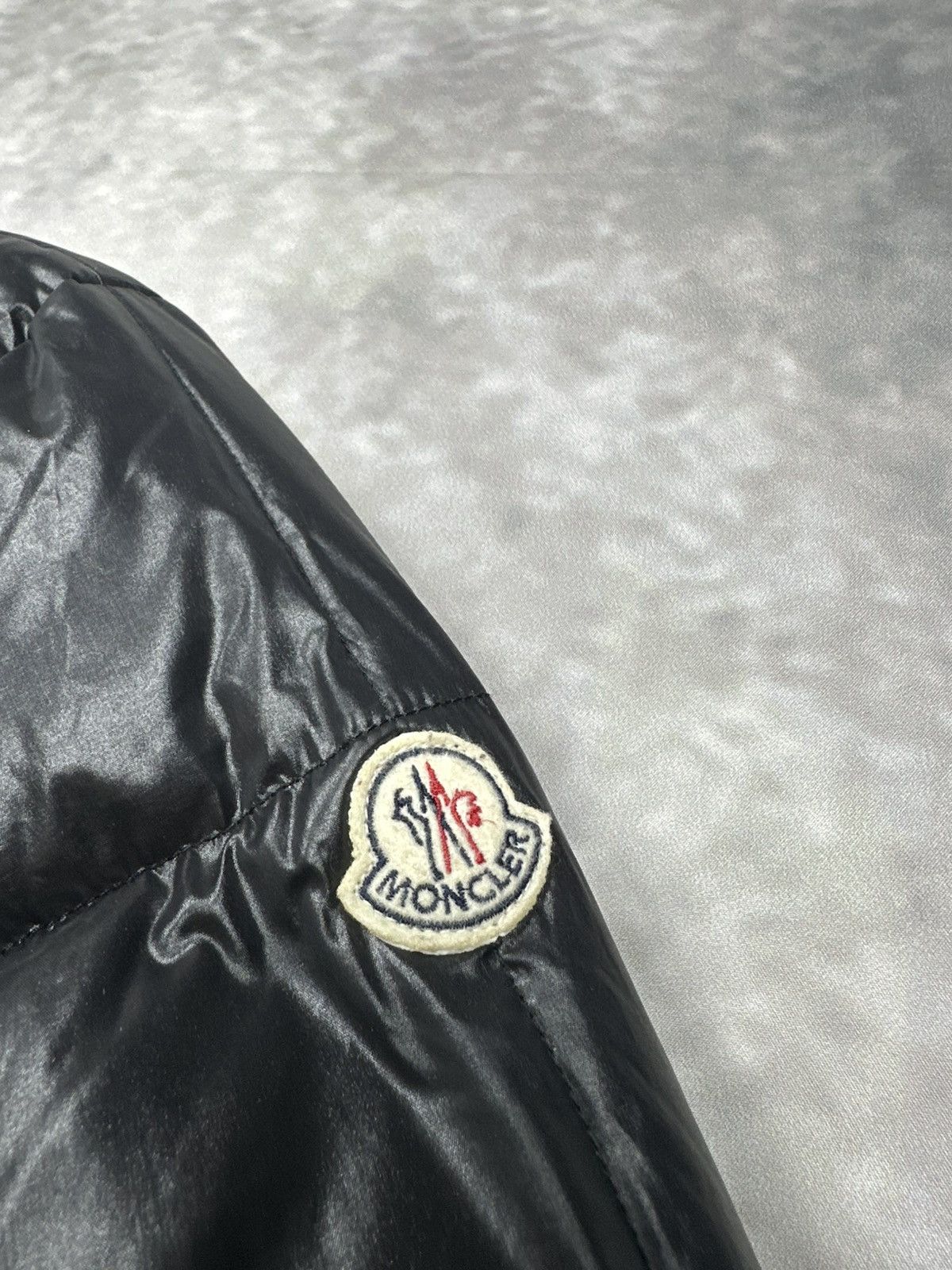 Moncler Vintage Moncler Puffer Jacket down big logo patch luxury Size L / US 10 / IT 46 - 5 Thumbnail