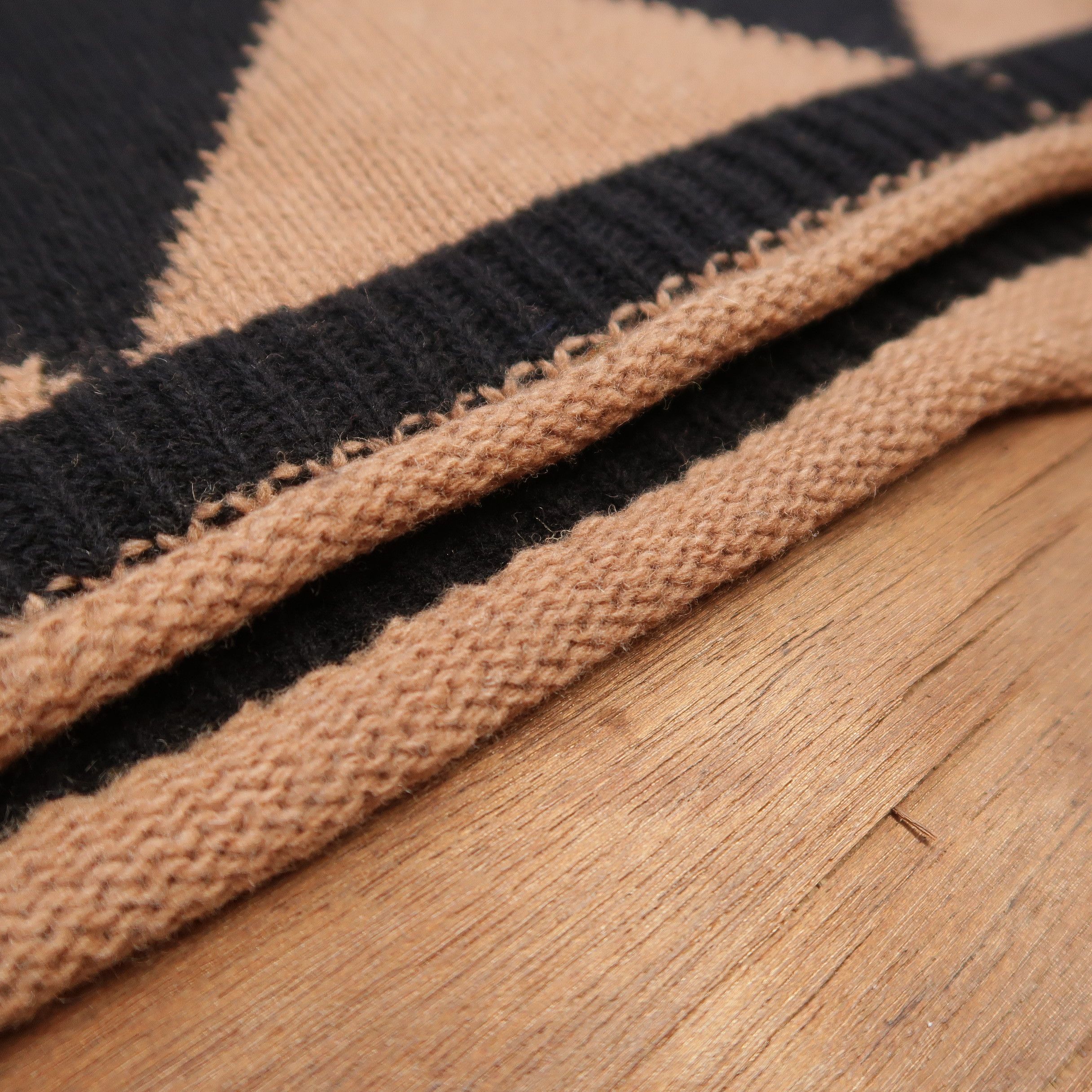 Gianfranco Ferre Gianfranco Ferre Argyle Pattern Knit Sweater Old Money Size US L / EU 52-54 / 3 - 10 Thumbnail
