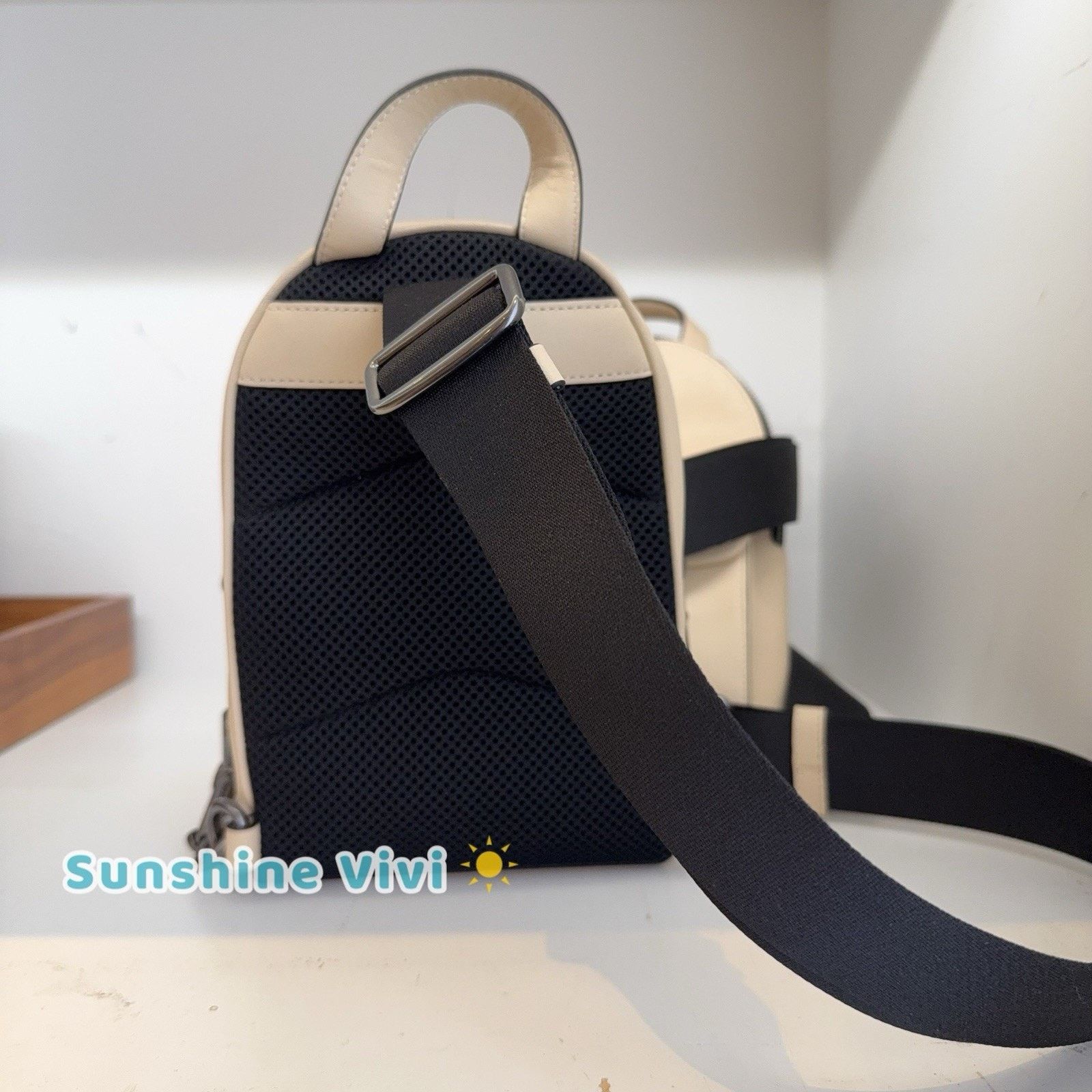 Coach NWT COACH Small Turnlock Sling Pack Backpack Bag Ivory CAJ28 Size ONE SIZE - 3 Thumbnail
