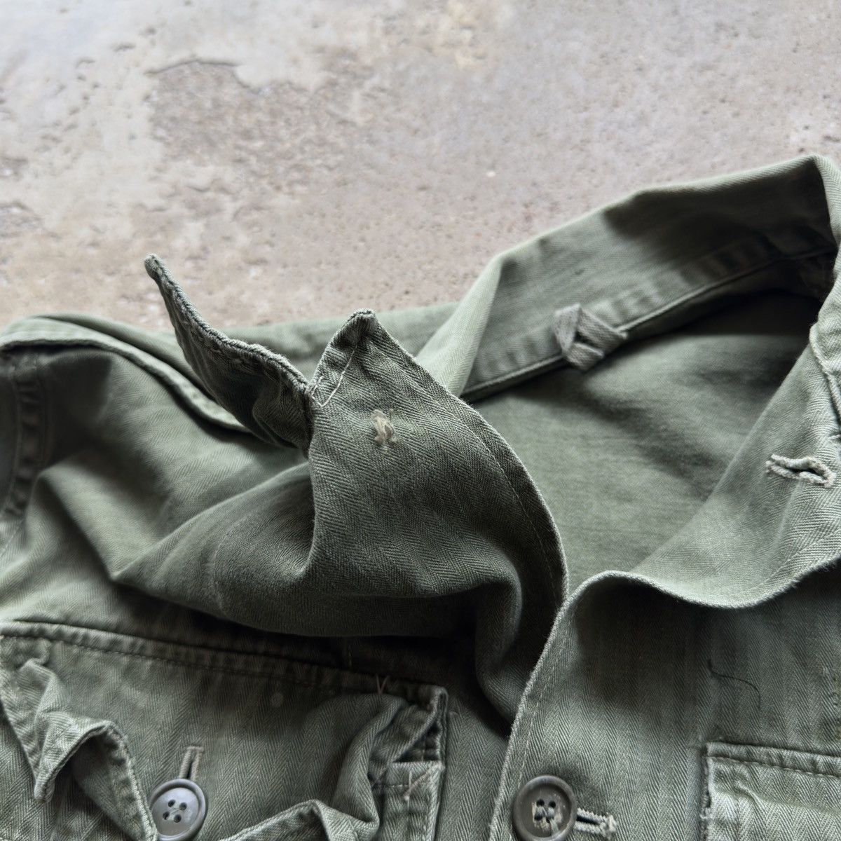 Vintage 60s Faded Thrashed HBT Herringbone Twill Field Fatigue Shirt Size US M / EU 48-50 / 2 - 9 Thumbnail