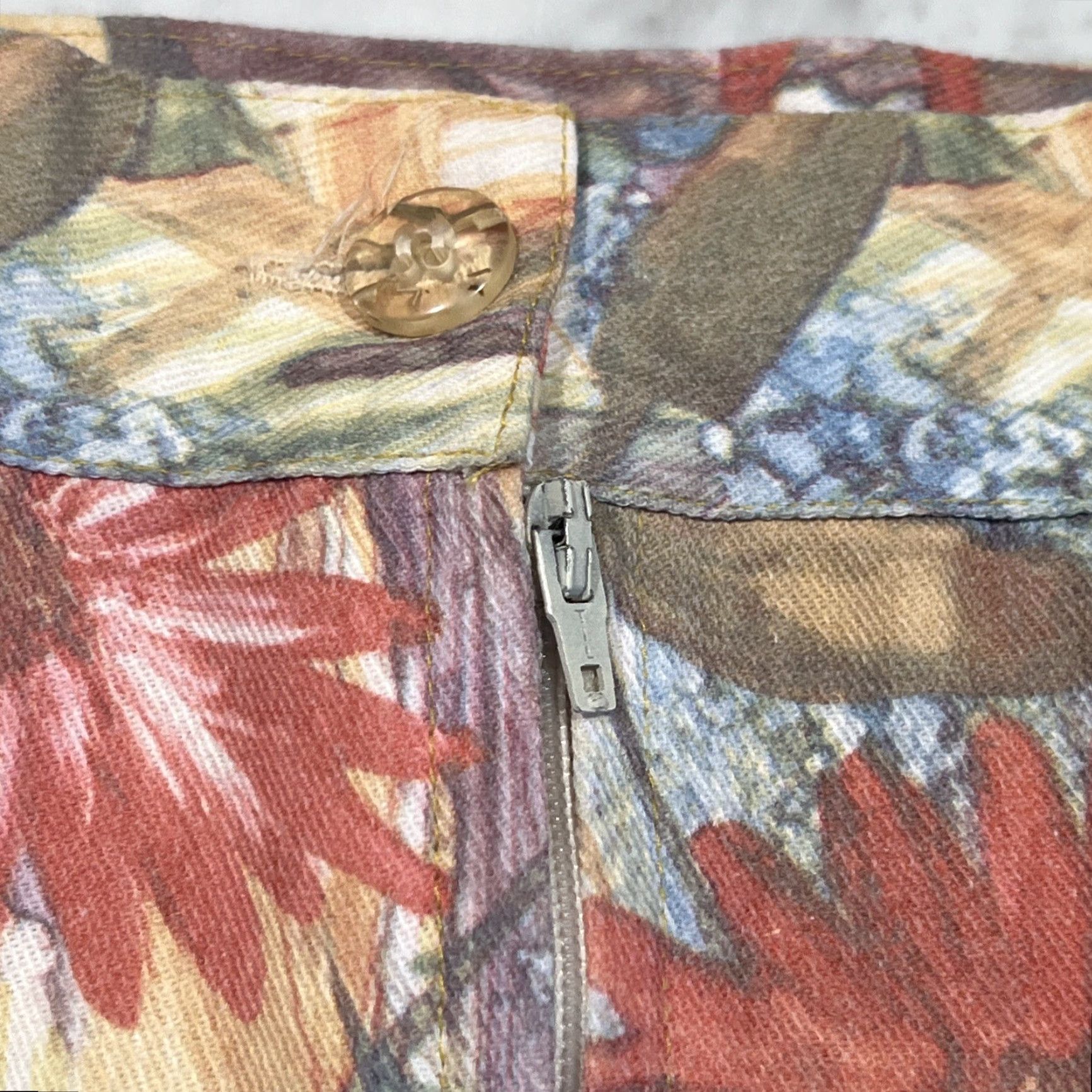 Vintage VINTAGE Madeleine Skirt Short Floral Cotton Size 8/10 Belt Loops Side Zip Women Official Streetwear? Size 30" / US 8 / IT 44 - 4 Thumbnail