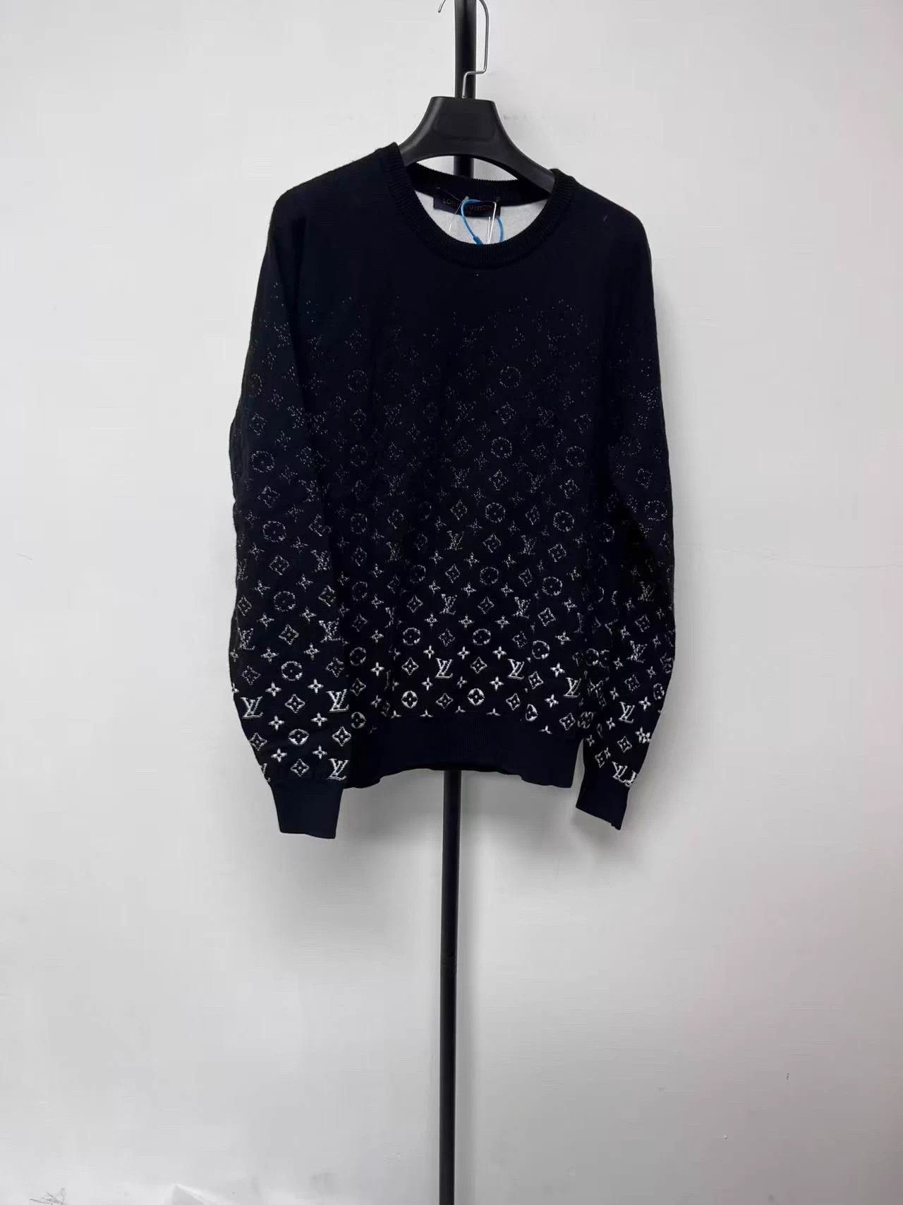 Louis Vuitton LOUIS VUITTON Monogram Grd Crew LS Sweater m blk M Size US M / EU 48-50 / 2 - 1 Thumbnail