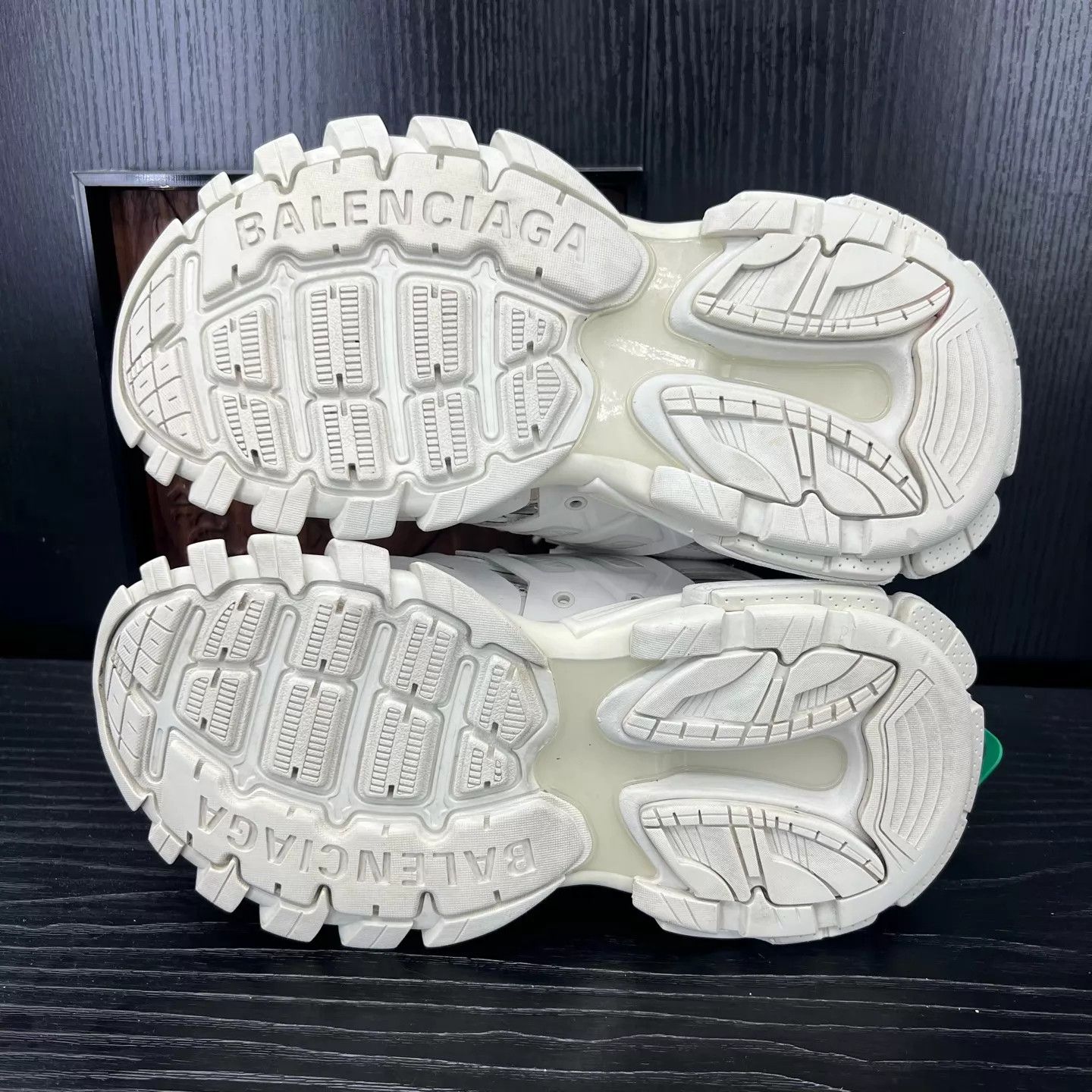 Balenciaga Balenciaga Track White 36 Like New with Box Size US 6 / IT 36 - 7 Thumbnail