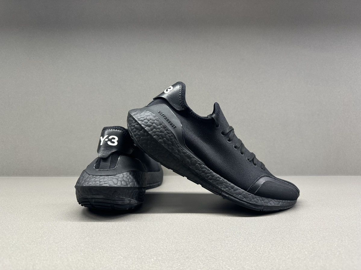 Y-3 Adidas Y-3 Ultra Boost 21 Size US 9 / EU 42 - 8 Thumbnail