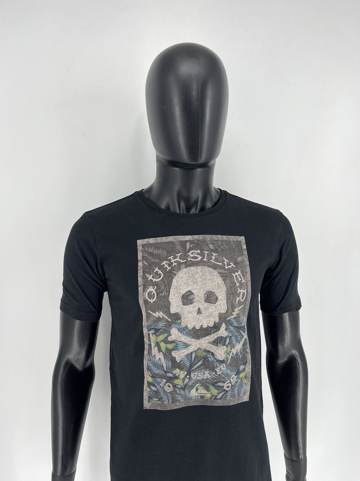 Quiksilver VTG Y2K Quiksilver Skull Logo Punk Design Surf Skate Tees Size US S / EU 44-46 / 1 - 3 Thumbnail