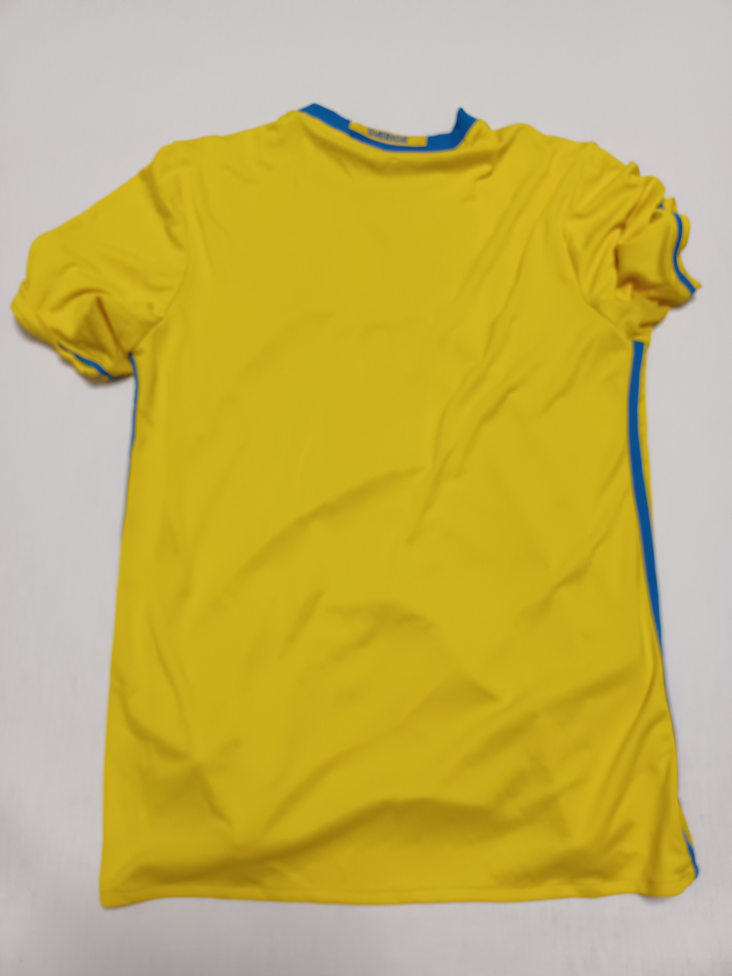 Adidas Sweden national football team soccer jersey Size M / US 6-8 / IT 42-44 - 2 Thumbnail