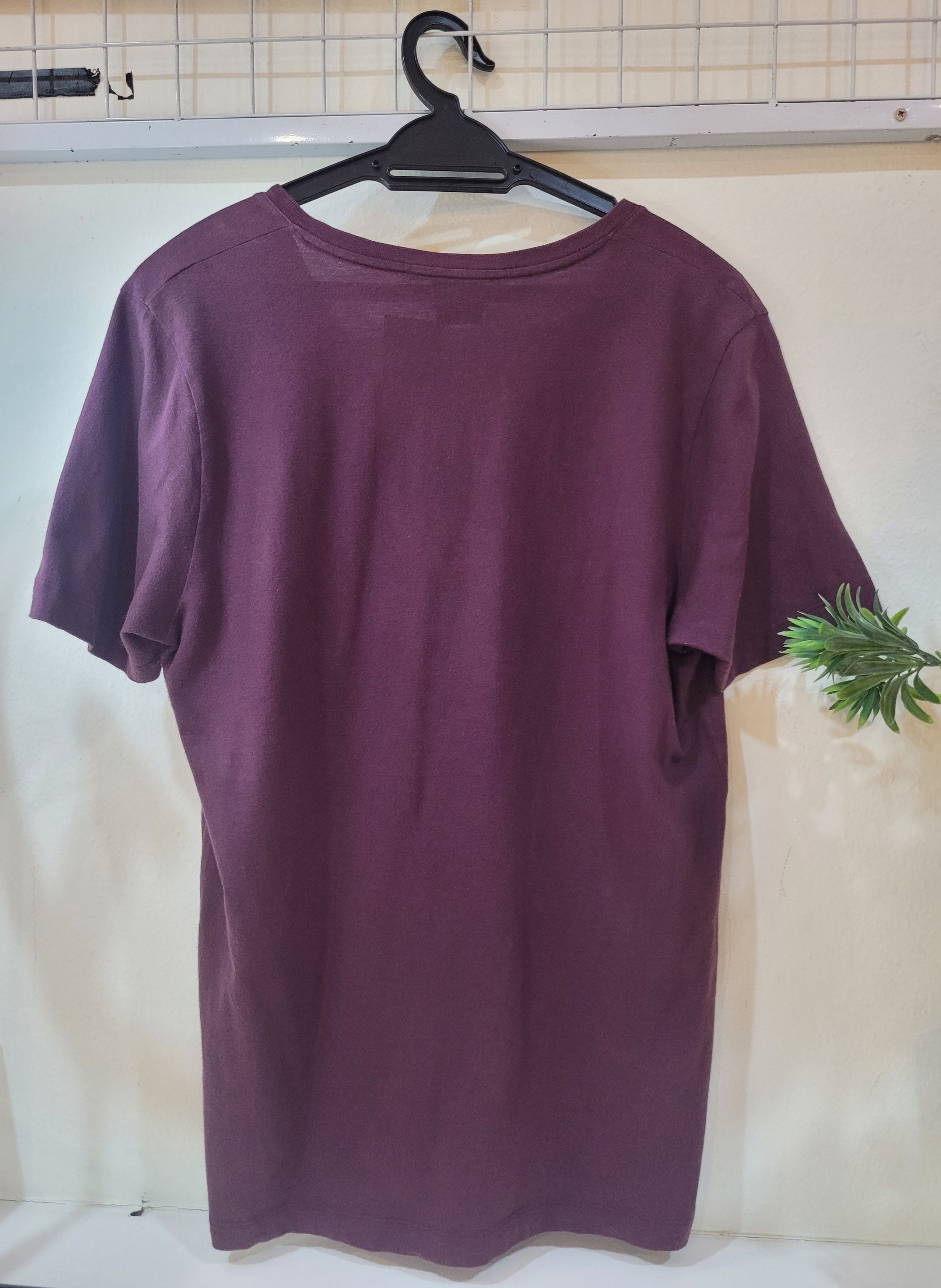 Gucci Gucci Men's Vintage Cotton V-Neck T-Shirt Size US M / EU 48-50 / 2 - 2 Thumbnail