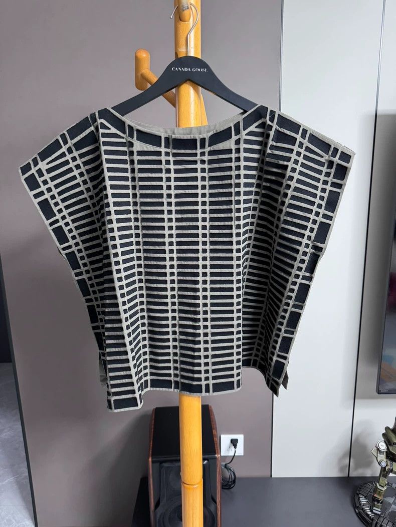 Issey Miyake Issey Miyake size:1 Geometric pattern printed ultra-short- Size L / US 10 / IT 46 - 2 Thumbnail
