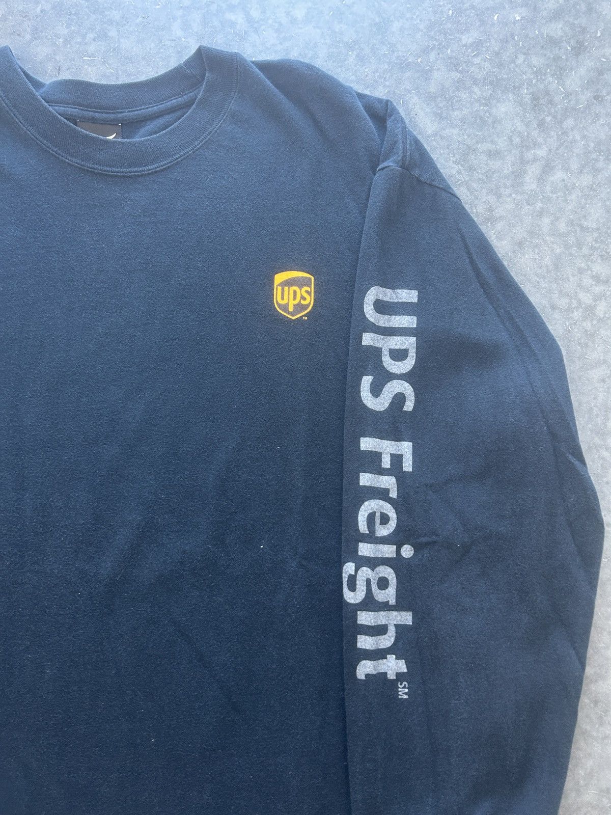 Hanes × Vintage Vintage Y2K UPS Longsleeve Graphic Tee Size US XL / EU 56 / 4 - 2 Thumbnail