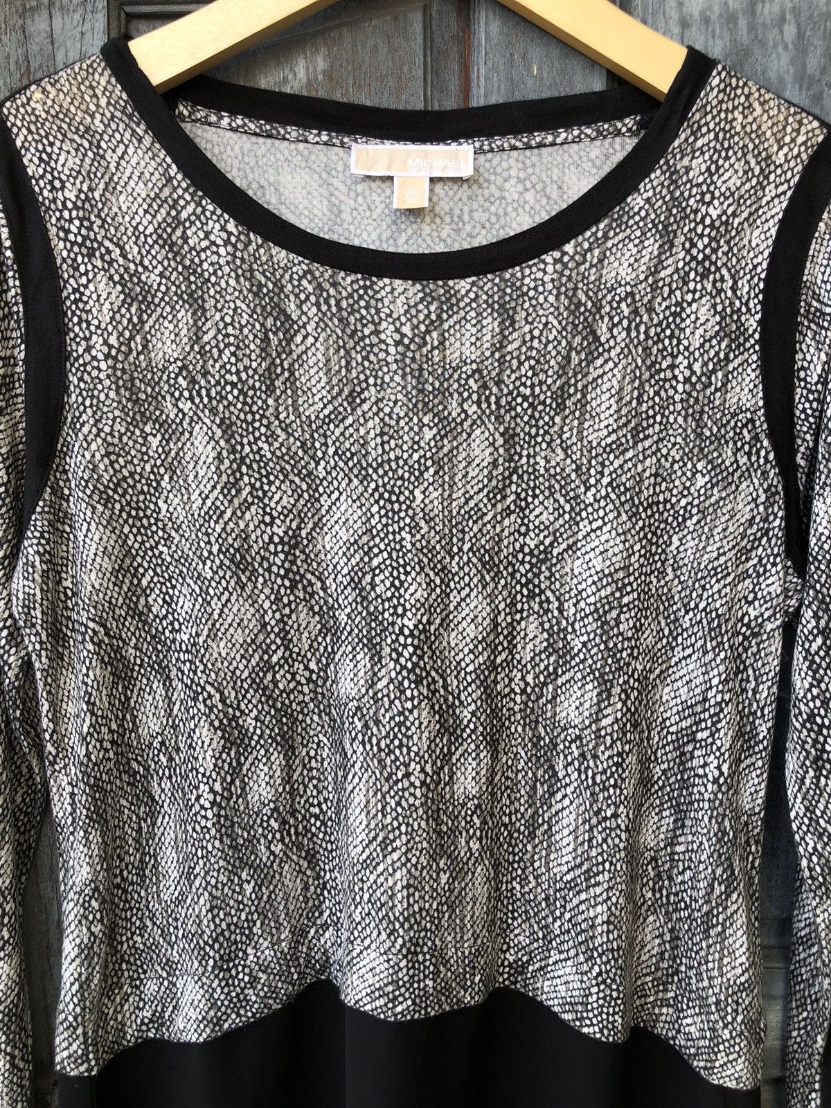 Michael Kors Michael Kors RN:111818 CA:45885 Snake Skin Print Long Sleeve Size M / US 6-8 / IT 42-44 - 3 Thumbnail