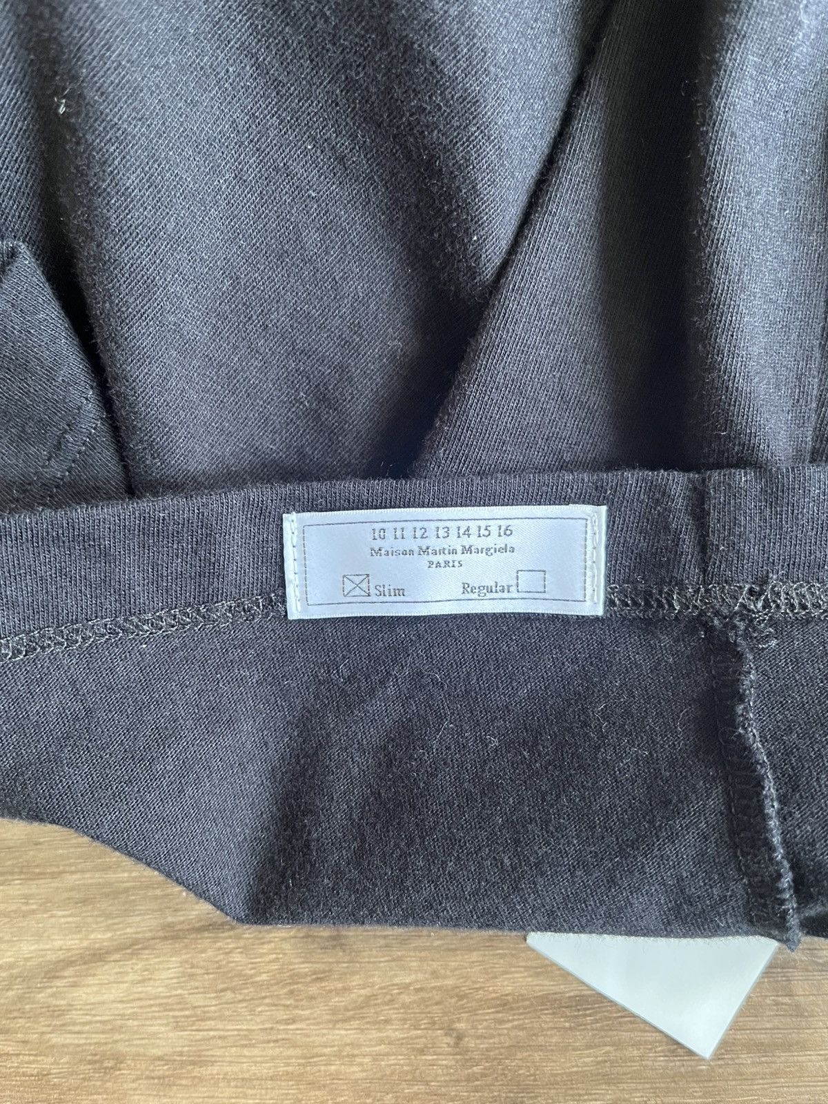Maison Margiela Maison Margiela Painted Shoulder T-Shirt Black Size 50 Size US L / EU 52-54 / 3 - 7 Thumbnail