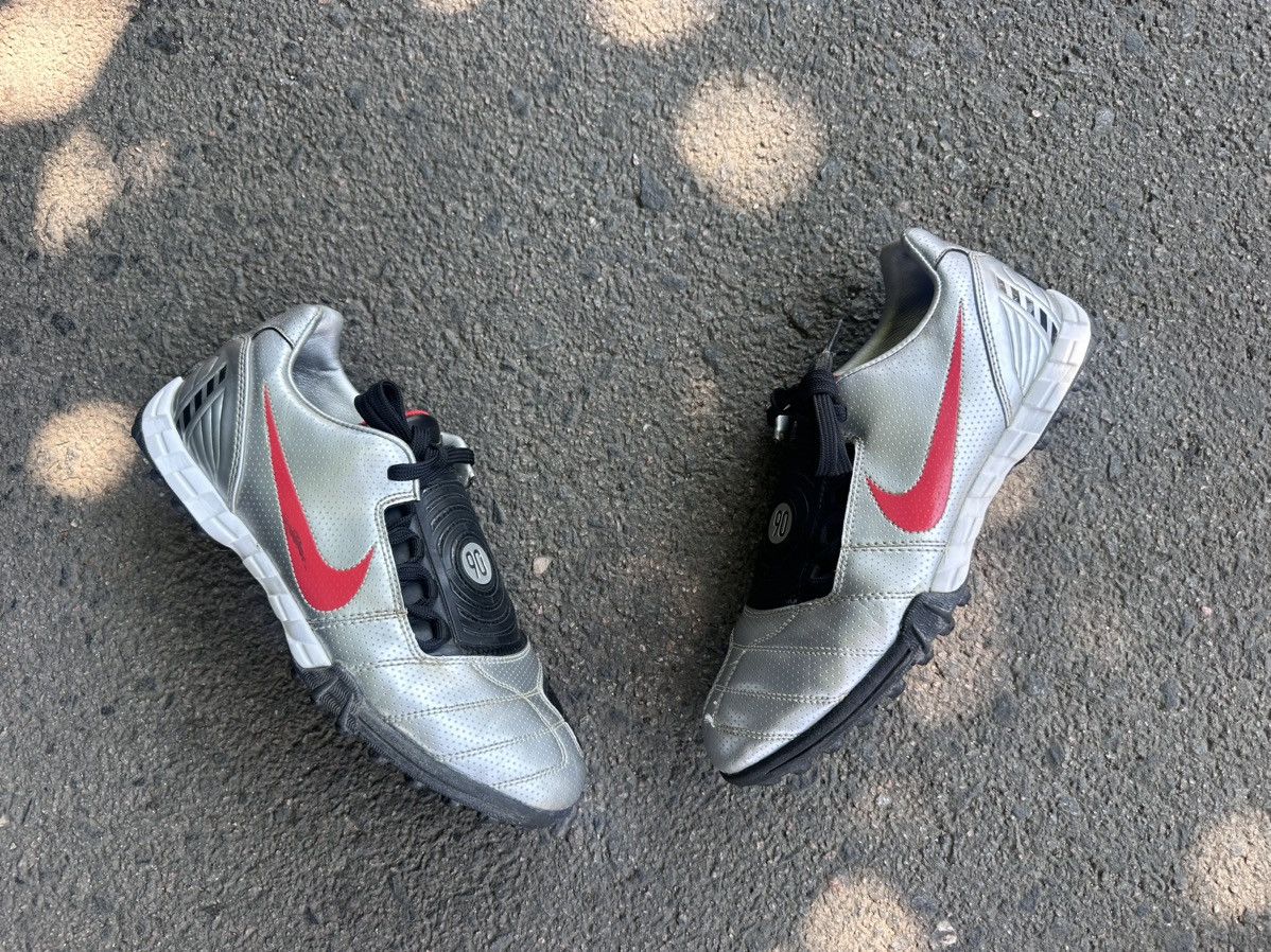 Vintage nike Total 90 silver boots rare size US8.5 rare