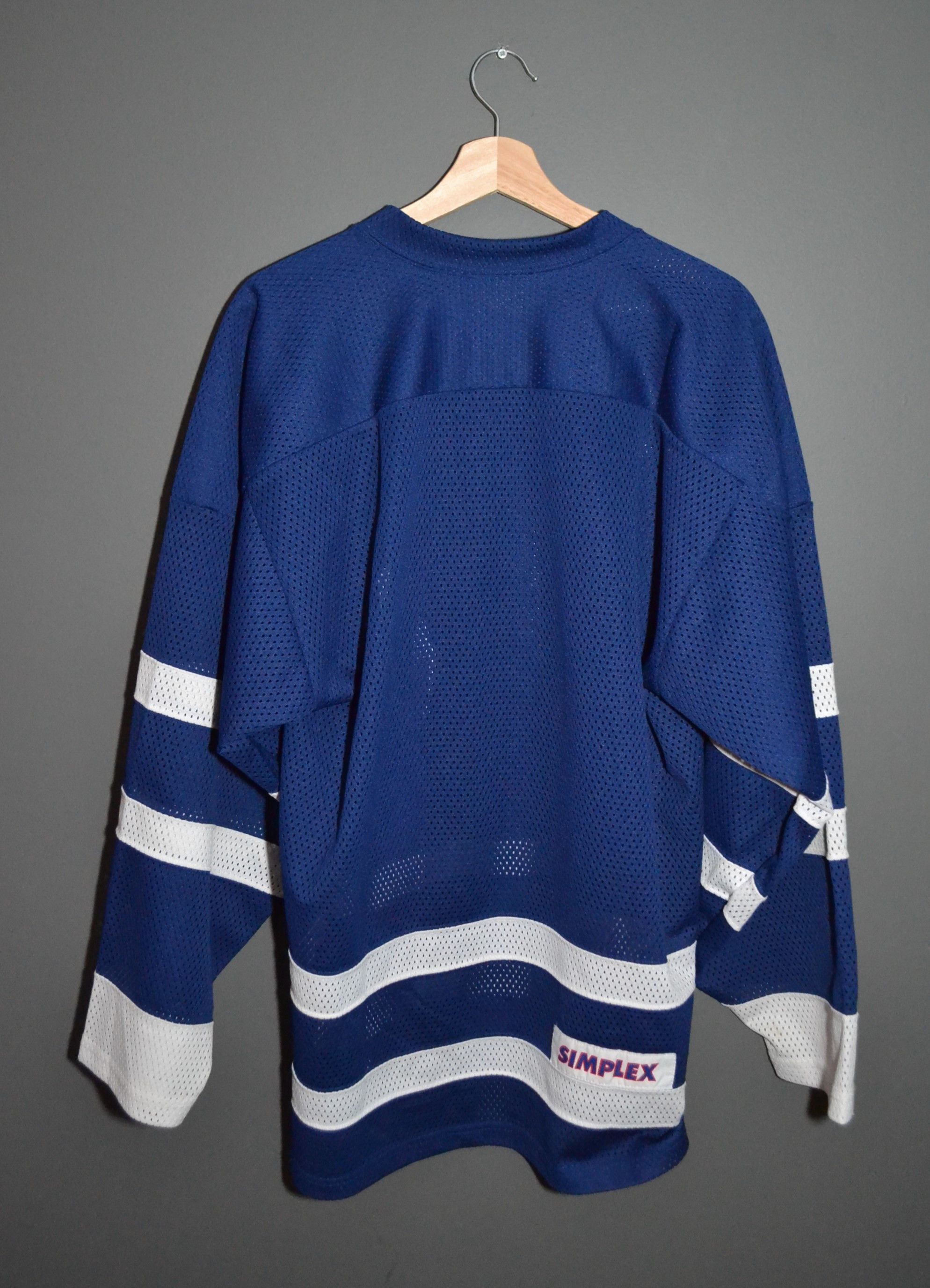 Other Toronto Maple Leafs Practice Jersey L Simplex Signed Canada Size US L / EU 52-54 / 3 - 10 Thumbnail